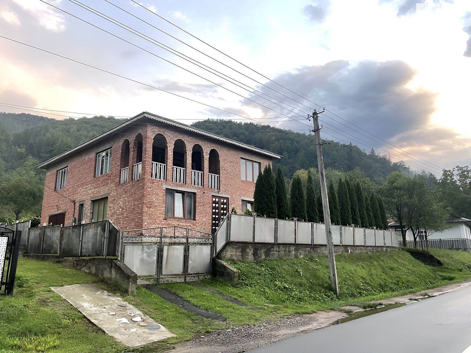 двухэтажный дом с ремонтом, 300 кв. м, кирпич. Продажа в Соколовке фото 1 двухэтажный дом с ремонтом, 300 кв. м, кирпич. Продажа в Соколовке фото 1