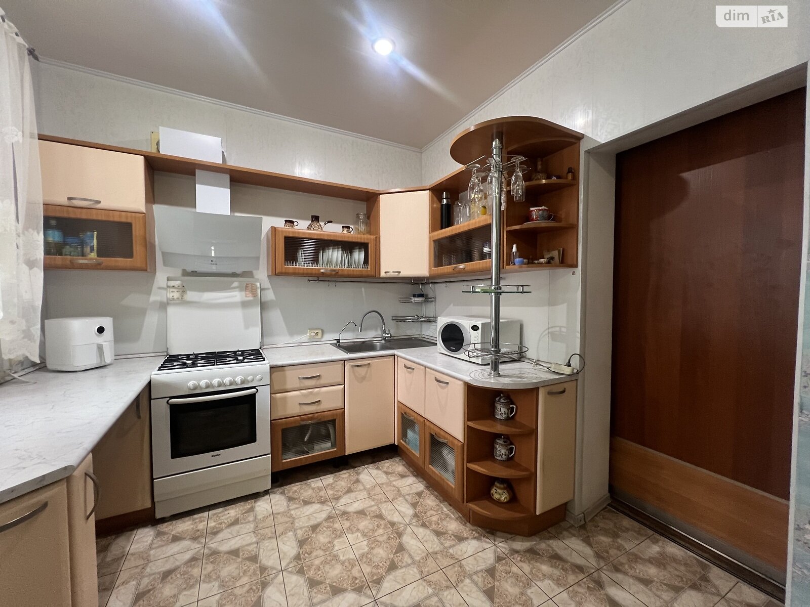 двухэтажный дом с ремонтом, 250 кв. м, кирпич. Продажа в Солнечном фото 1 двухэтажный дом с ремонтом, 250 кв. м, кирпич. Продажа в Солнечном фото 1