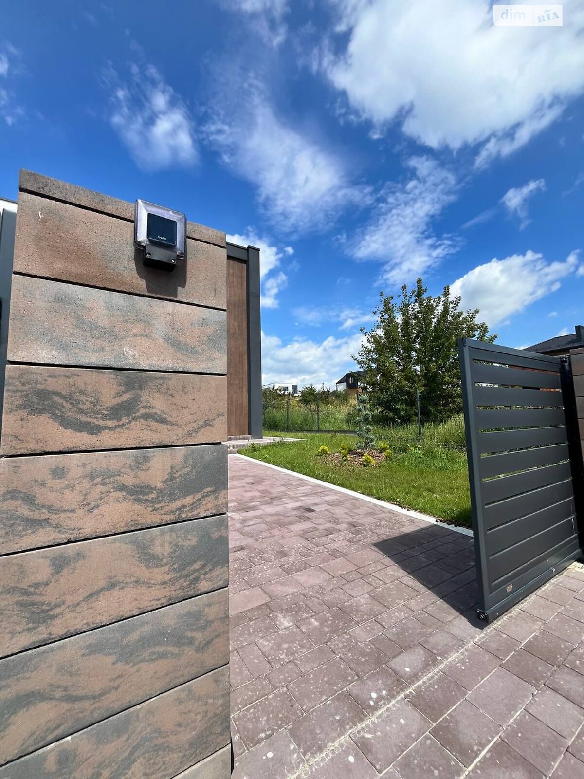 двоповерховий будинок з верандою, 280 кв. м, цегла. Продаж у Солонці фото 1 двоповерховий будинок з верандою, 280 кв. м, цегла. Продаж у Солонці фото 1