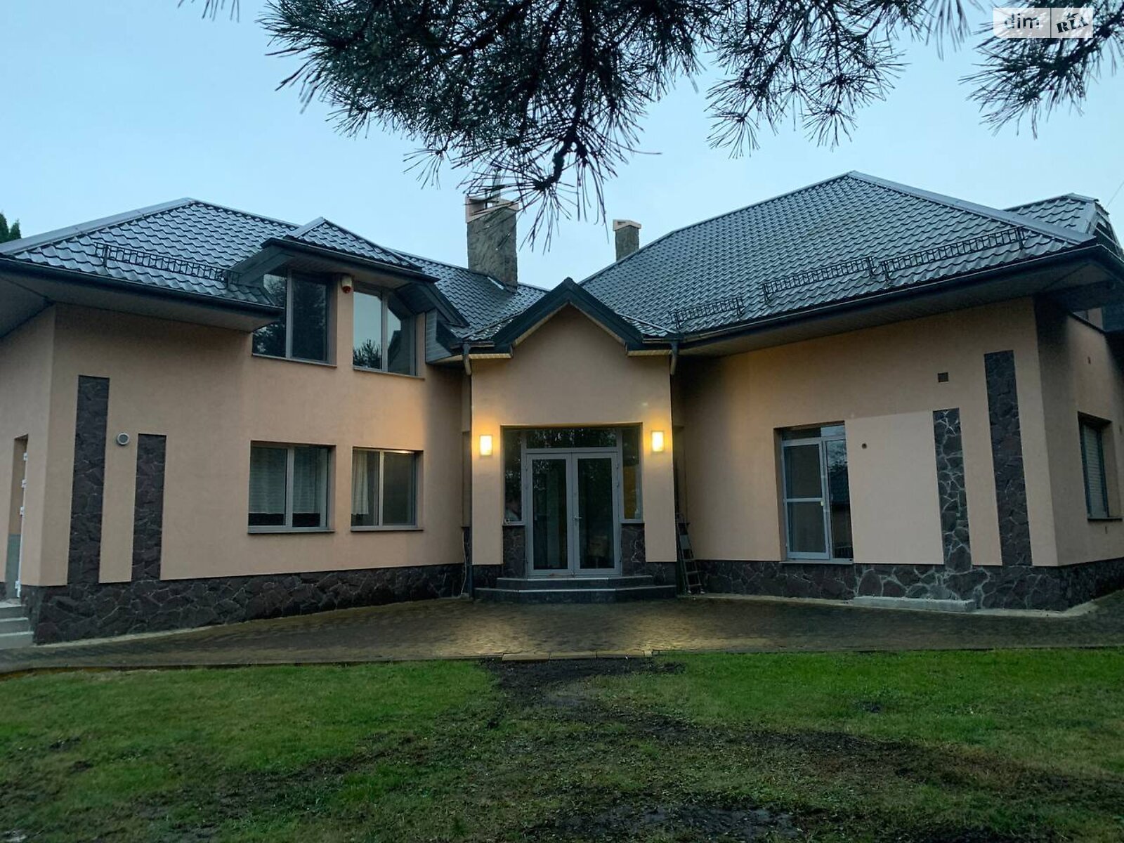двоповерховий будинок з гаражем, 303 кв. м, цегла. Продаж у Солонці фото 1 двоповерховий будинок з гаражем, 303 кв. м, цегла. Продаж у Солонці фото 1