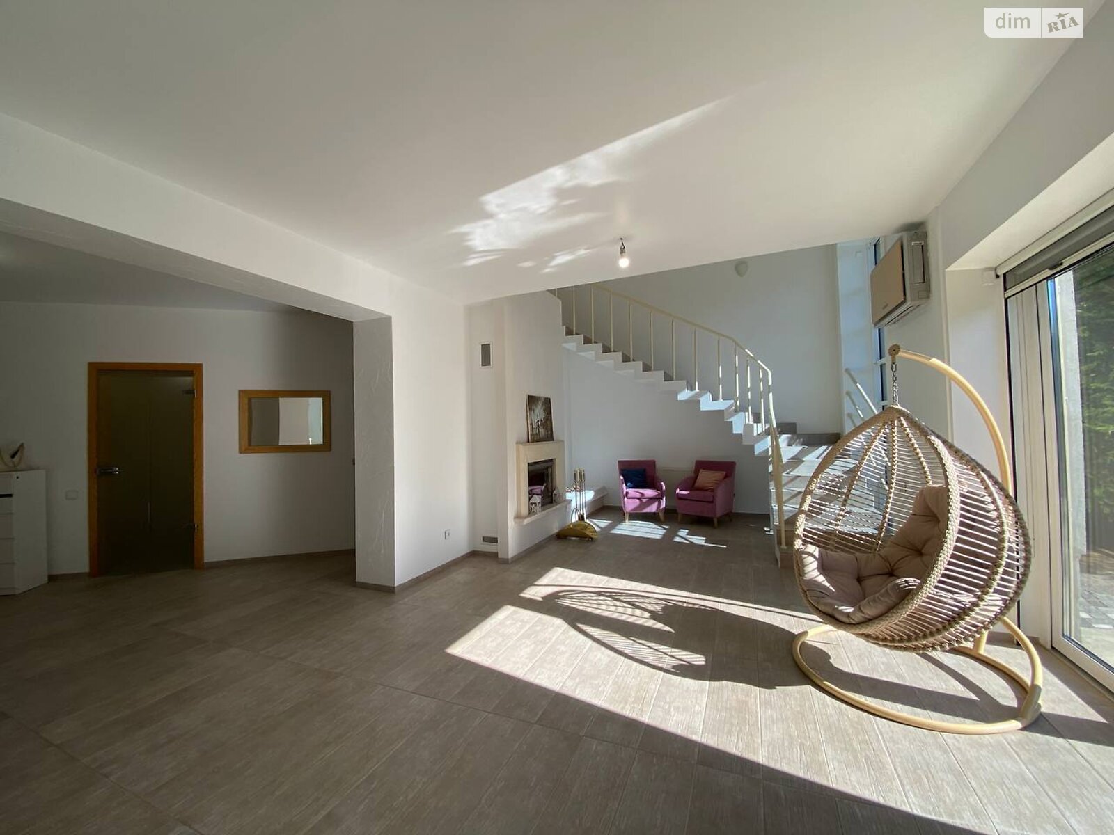 двоповерховий будинок з гаражем, 303 кв. м, цегла. Продаж у Солонці фото 1 двоповерховий будинок з гаражем, 303 кв. м, цегла. Продаж у Солонці фото 1