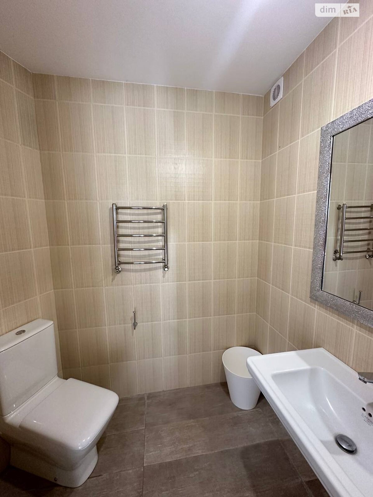 двоповерховий будинок з гаражем, 303 кв. м, цегла. Продаж у Солонці фото 1 двоповерховий будинок з гаражем, 303 кв. м, цегла. Продаж у Солонці фото 1
