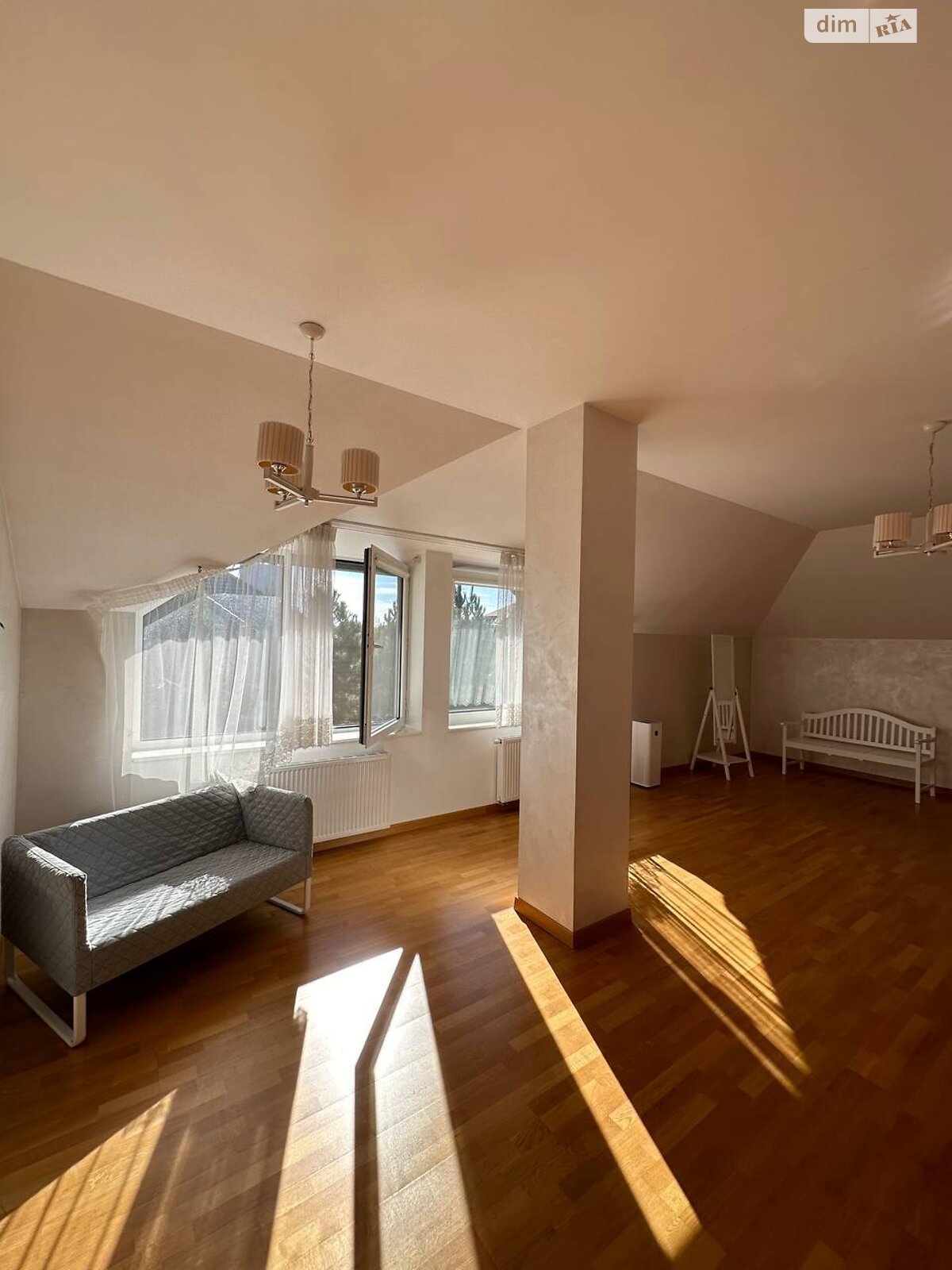 двоповерховий будинок з гаражем, 303 кв. м, цегла. Продаж у Солонці фото 1 двоповерховий будинок з гаражем, 303 кв. м, цегла. Продаж у Солонці фото 1