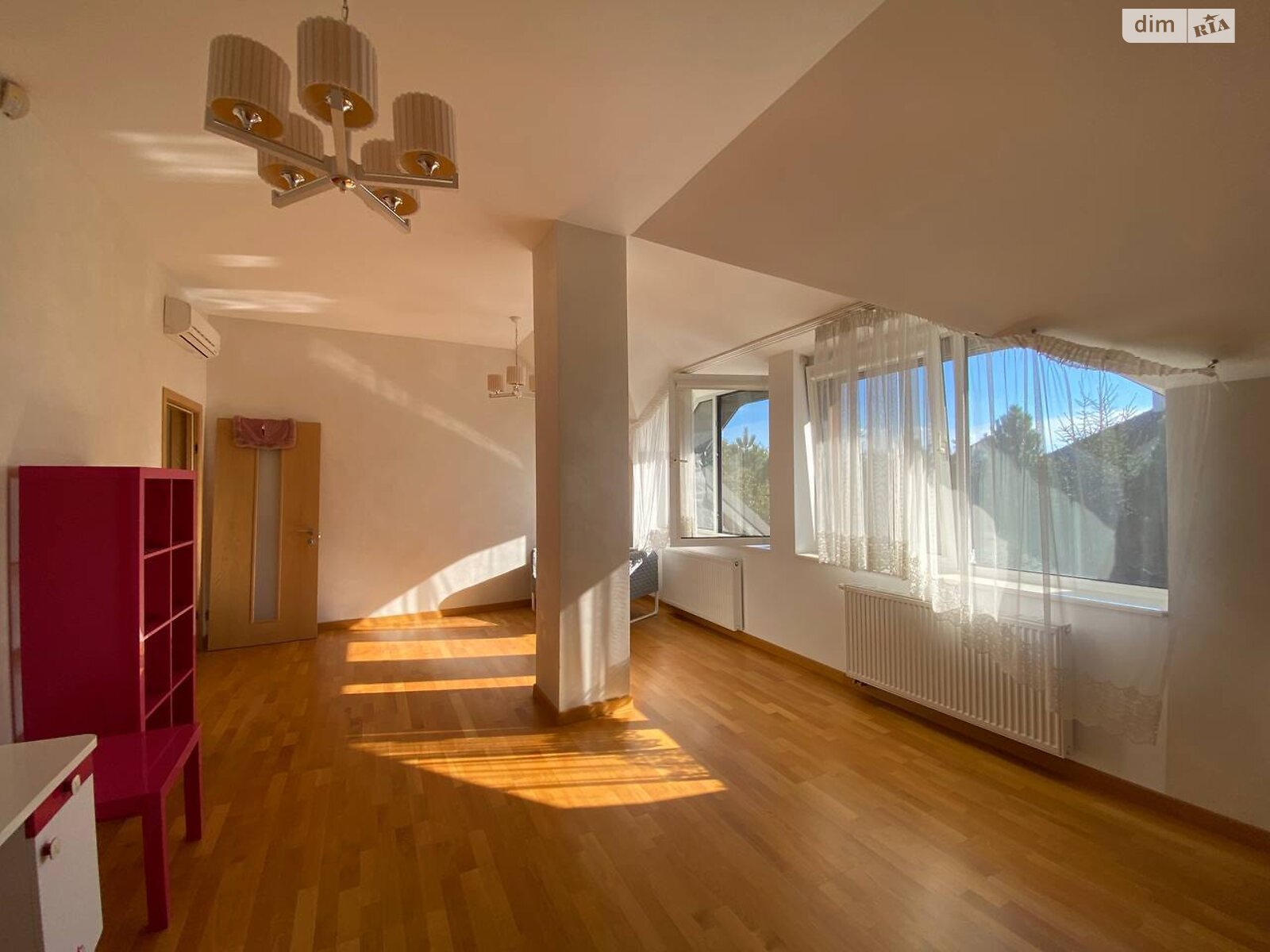 двоповерховий будинок з гаражем, 303 кв. м, цегла. Продаж у Солонці фото 1 двоповерховий будинок з гаражем, 303 кв. м, цегла. Продаж у Солонці фото 1