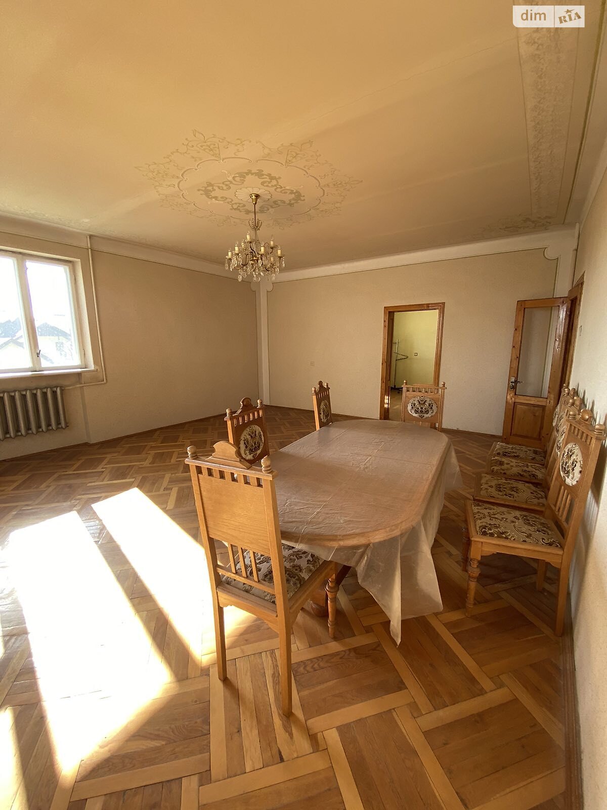 трехэтажный дом с гаражом, 298 кв. м, кирпич. Продажа в Сороки-Львовские фото 1