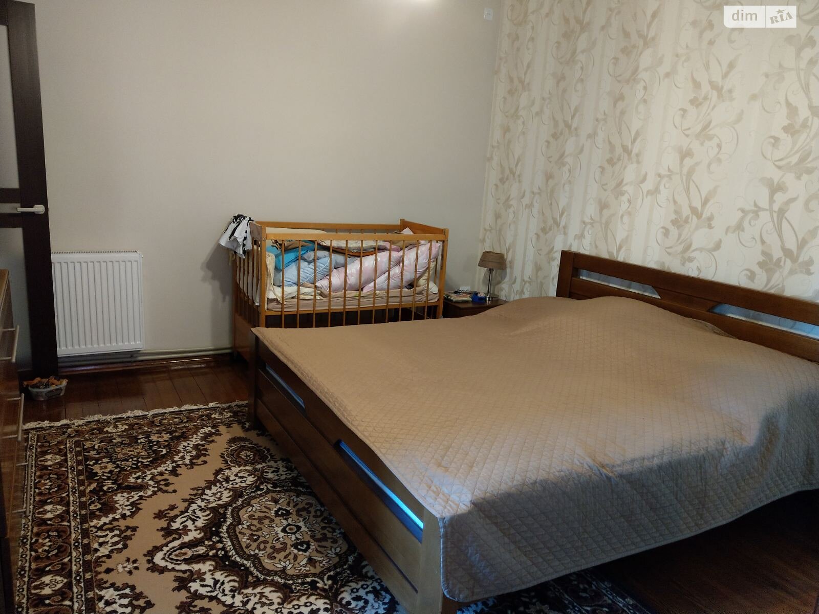 двухэтажный дом с балконом, 280 кв. м, кирпич. Продажа в Среднем фото 1