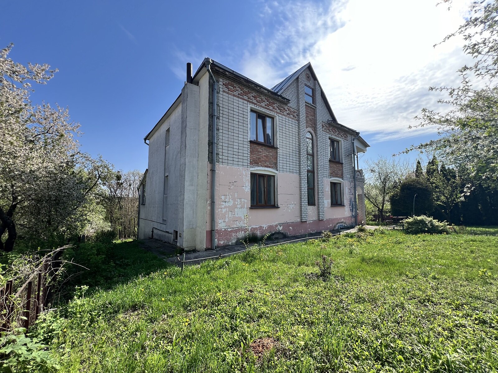 двоповерховий будинок з верандою, 327.3 кв. м, цегла. Продаж у Станишівці фото 1 двоповерховий будинок з верандою, 327.3 кв. м, цегла. Продаж у Станишівці фото 1