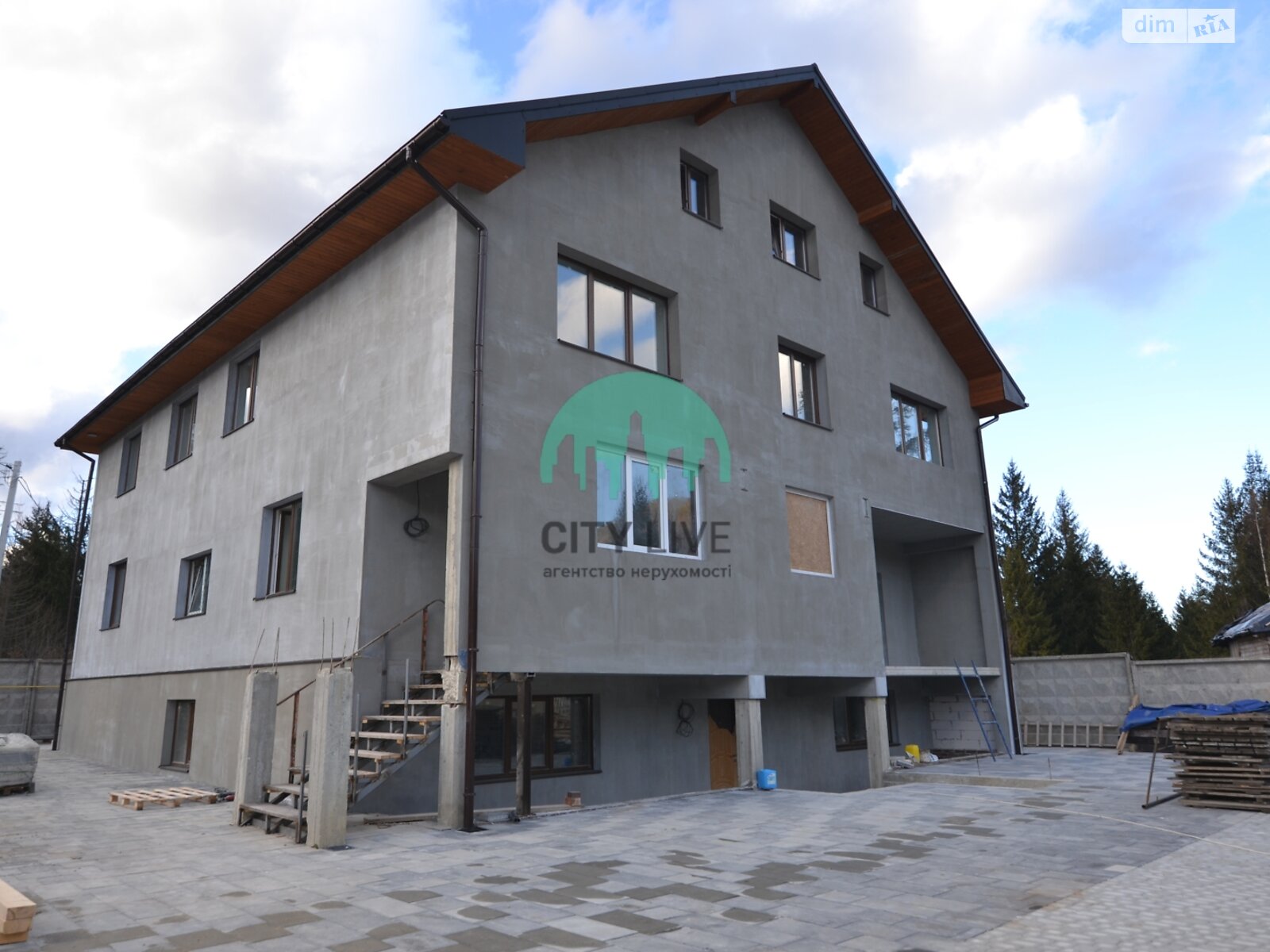 трехэтажный дом, 500 кв. м, кирпич. Продажа в Старой Гуте фото 1 трехэтажный дом, 500 кв. м, кирпич. Продажа в Старой Гуте фото 1