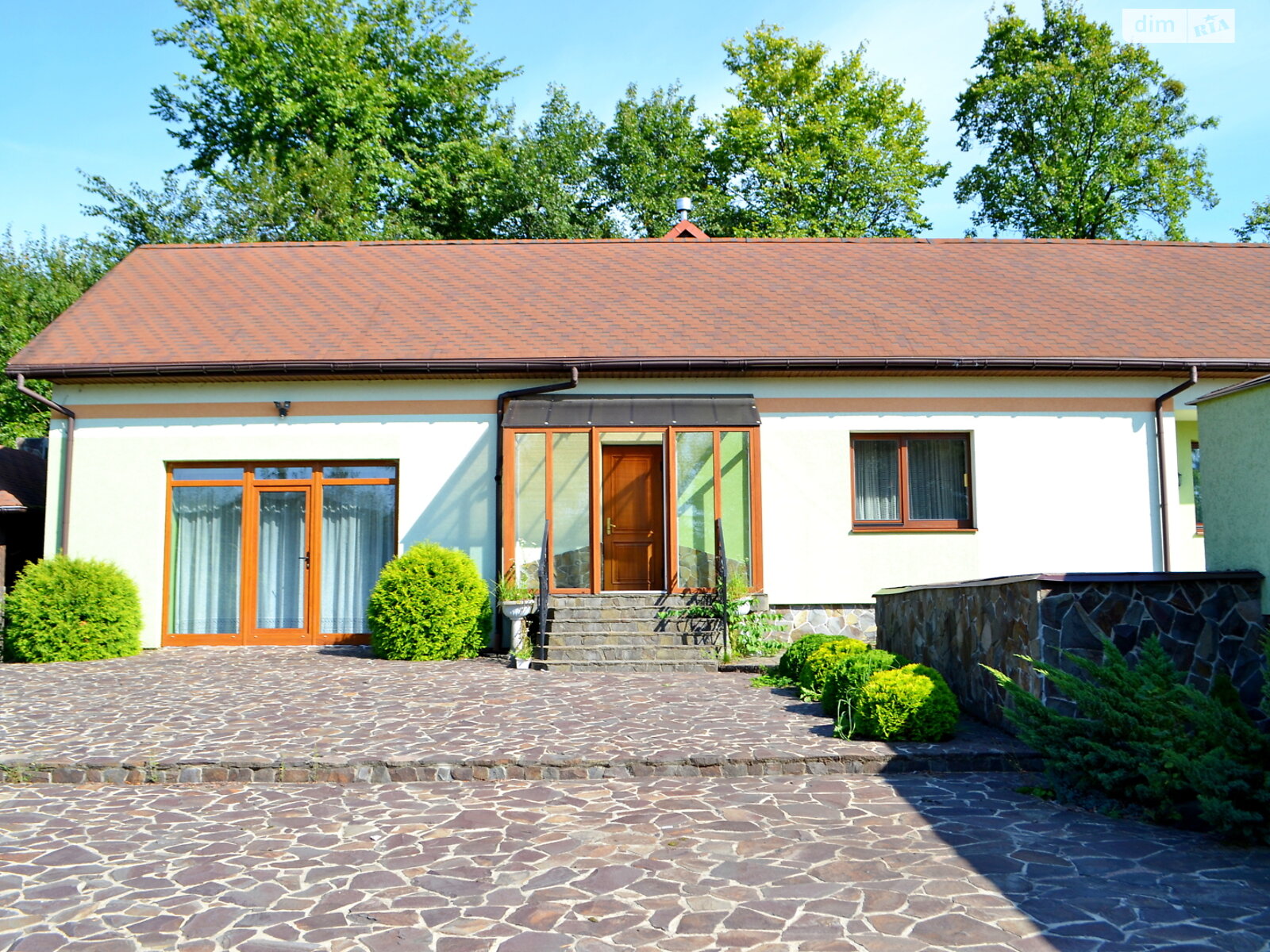двоповерховий будинок з гаражем, 211.3 кв. м, цегла. Продаж у Старичах фото 1 двоповерховий будинок з гаражем, 211.3 кв. м, цегла. Продаж у Старичах фото 1