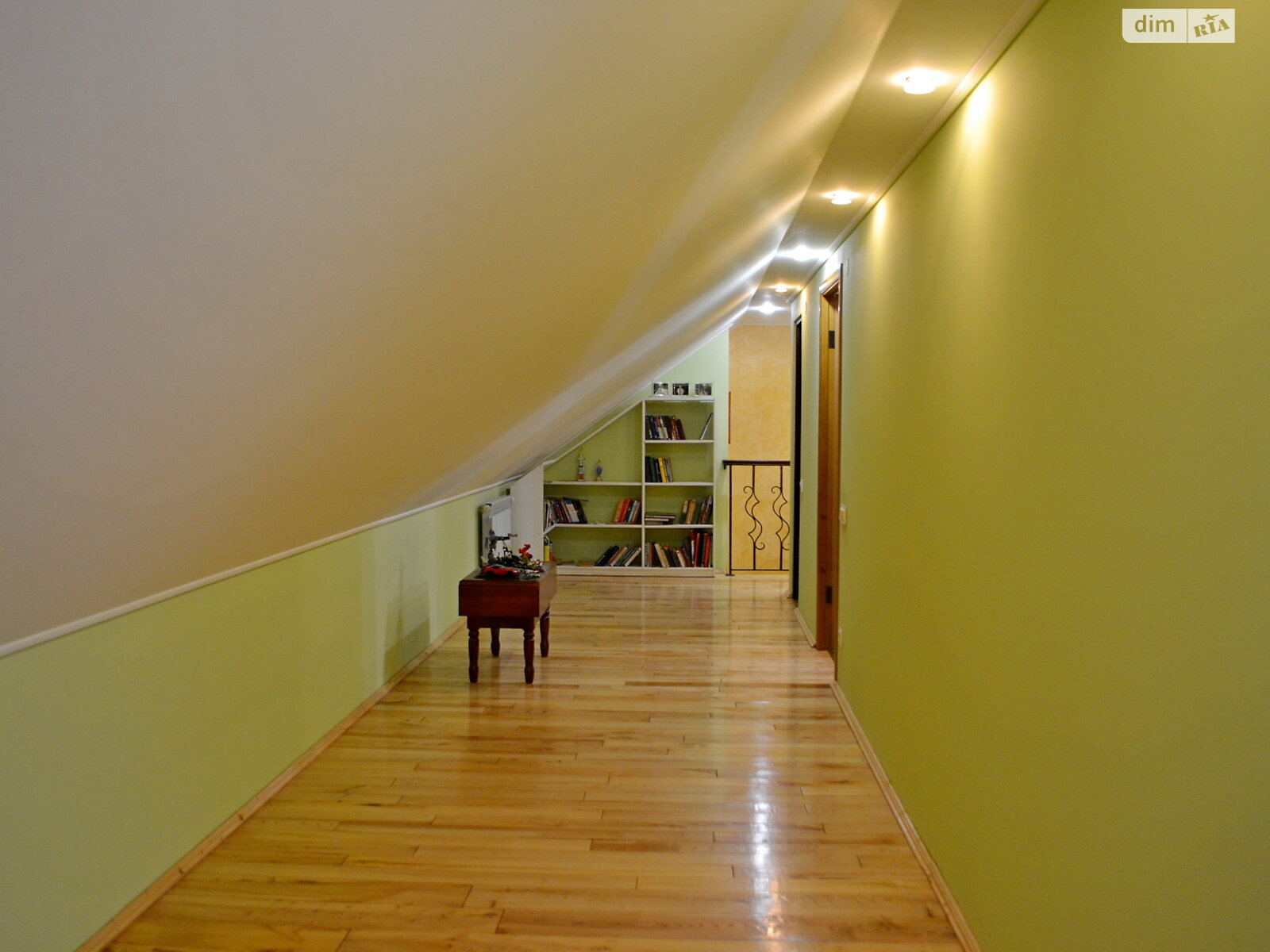 двоповерховий будинок з гаражем, 211.3 кв. м, цегла. Продаж у Старичах фото 1 двоповерховий будинок з гаражем, 211.3 кв. м, цегла. Продаж у Старичах фото 1