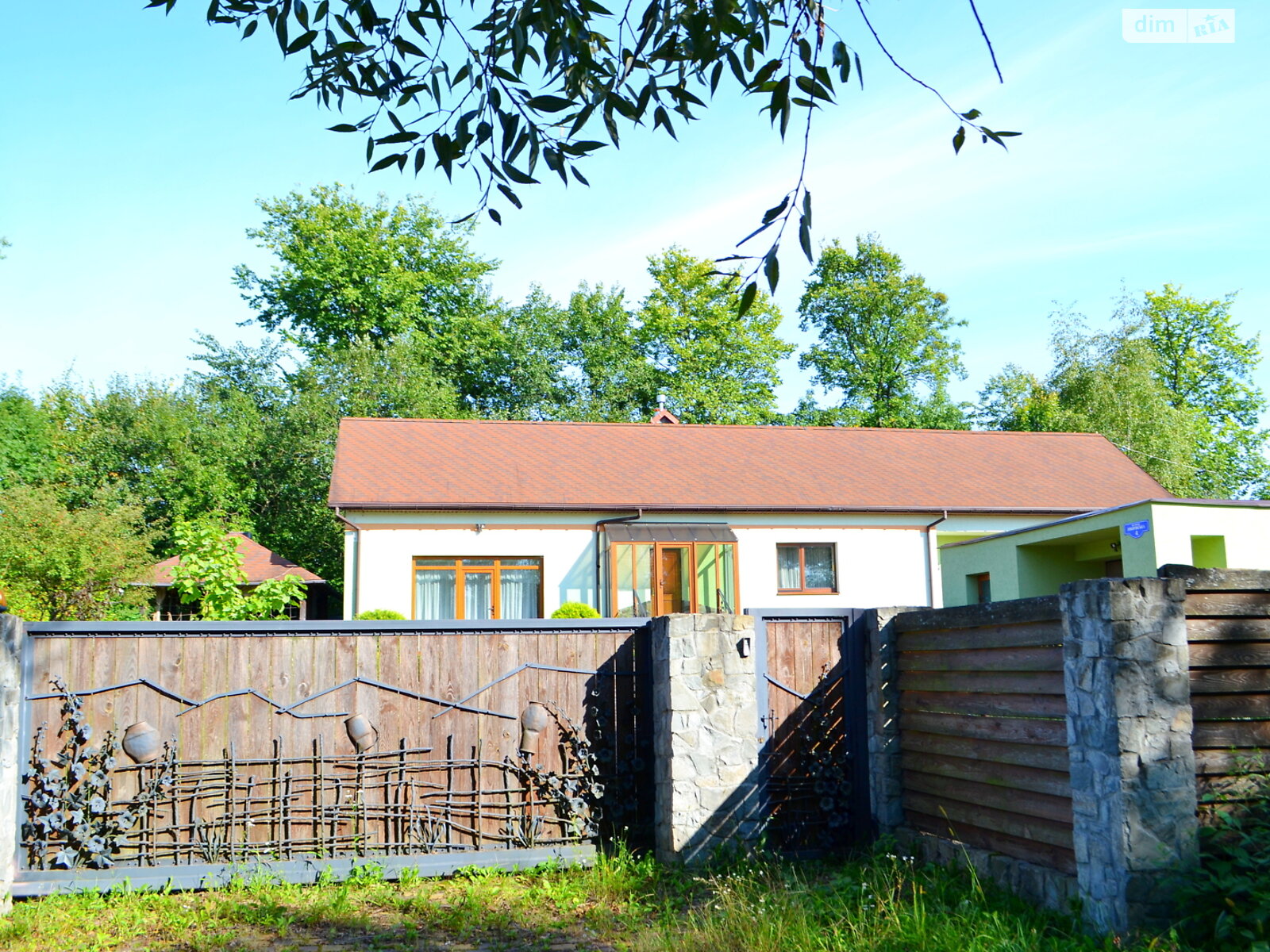 двоповерховий будинок з гаражем, 211.3 кв. м, цегла. Продаж у Старичах фото 1 двоповерховий будинок з гаражем, 211.3 кв. м, цегла. Продаж у Старичах фото 1