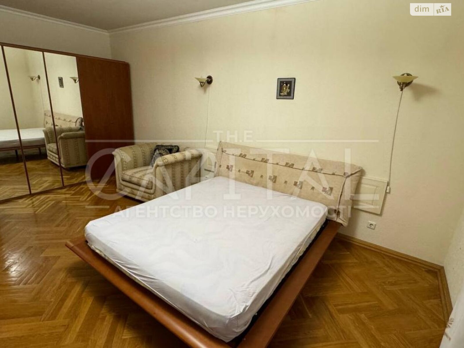 трехэтажный дом, 400 кв. м, кирпич. Продажа в Старых Безрадичах фото 1