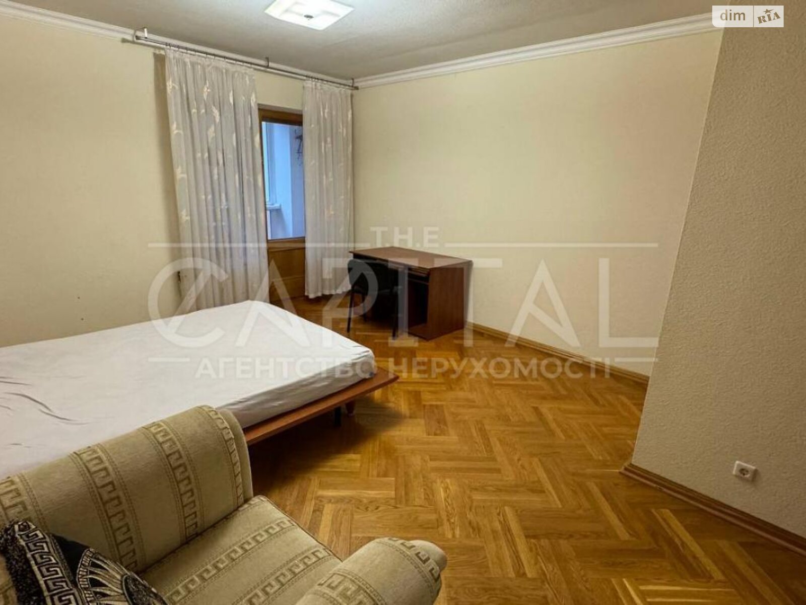 трехэтажный дом, 400 кв. м, кирпич. Продажа в Старых Безрадичах фото 1