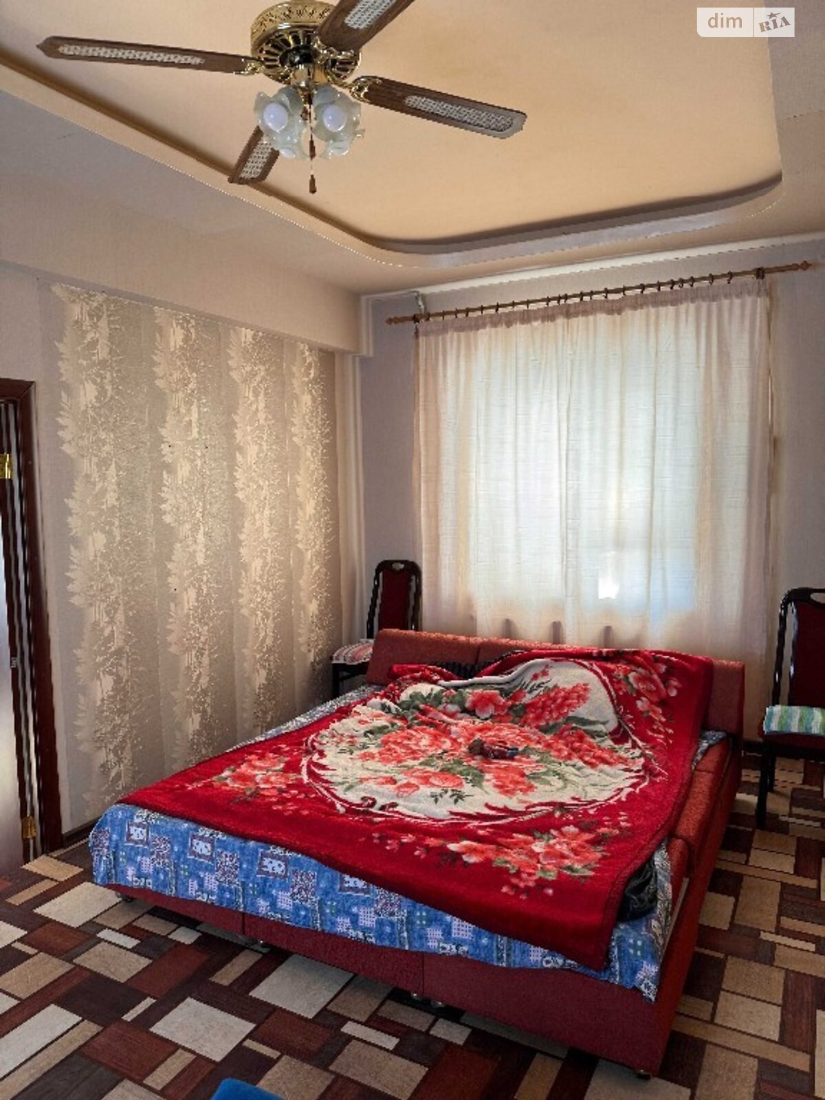 трехэтажный дом с ремонтом, 210 кв. м, кирпич. Продажа в Старых Кодаках фото 1