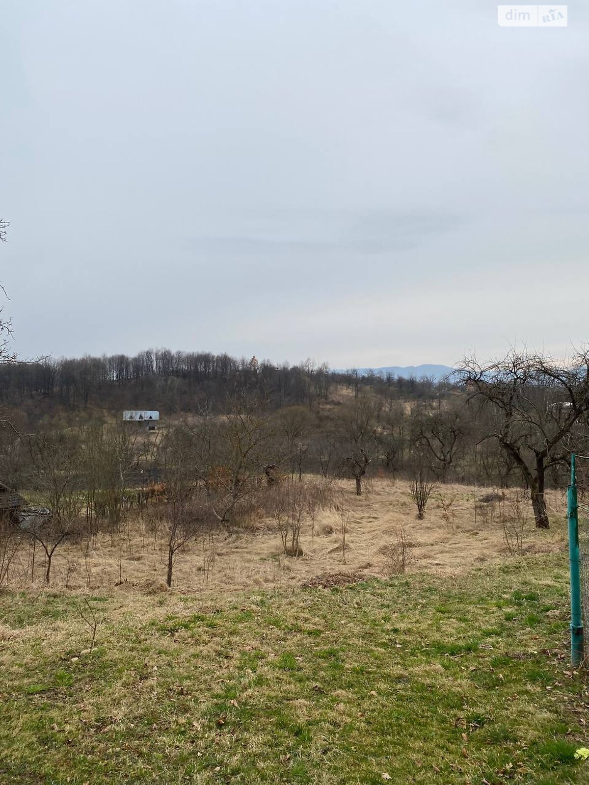 трехэтажный дом с гаражом, 270 кв. м, дерево и кирпич. Продажа в Старых Кутах фото 1 трехэтажный дом с гаражом, 270 кв. м, дерево и кирпич. Продажа в Старых Кутах фото 1