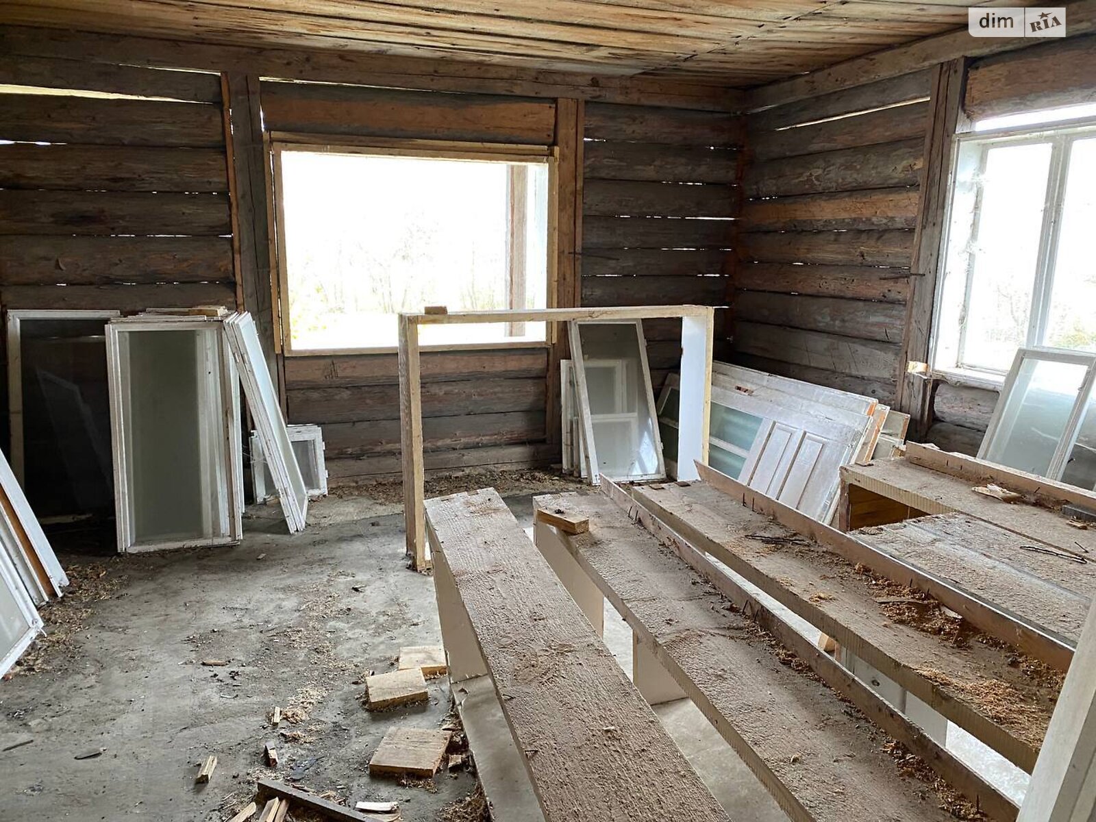 трехэтажный дом с гаражом, 270 кв. м, дерево и кирпич. Продажа в Старых Кутах фото 1 трехэтажный дом с гаражом, 270 кв. м, дерево и кирпич. Продажа в Старых Кутах фото 1