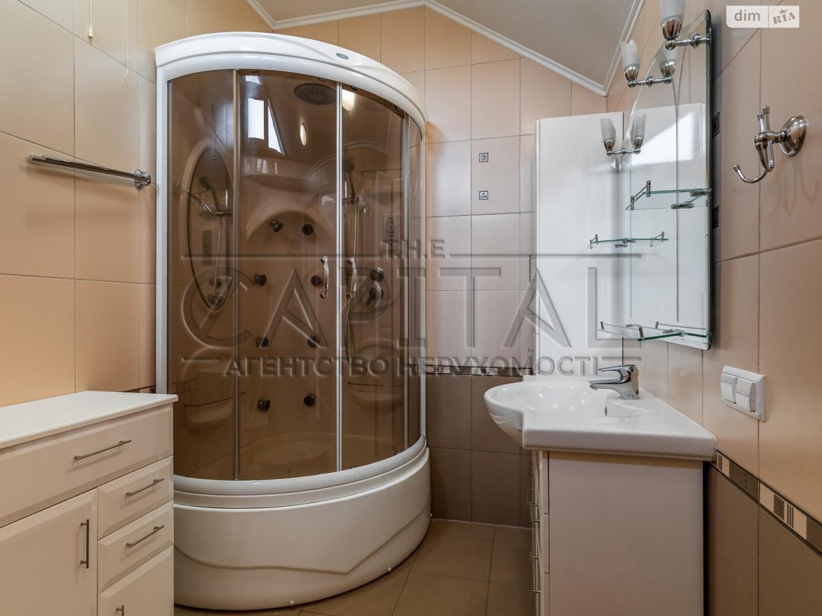 двухэтажный дом с верандой, 303.8 кв. м, кирпич. Продажа в Старых Петровцах фото 1 двухэтажный дом с верандой, 303.8 кв. м, кирпич. Продажа в Старых Петровцах фото 1