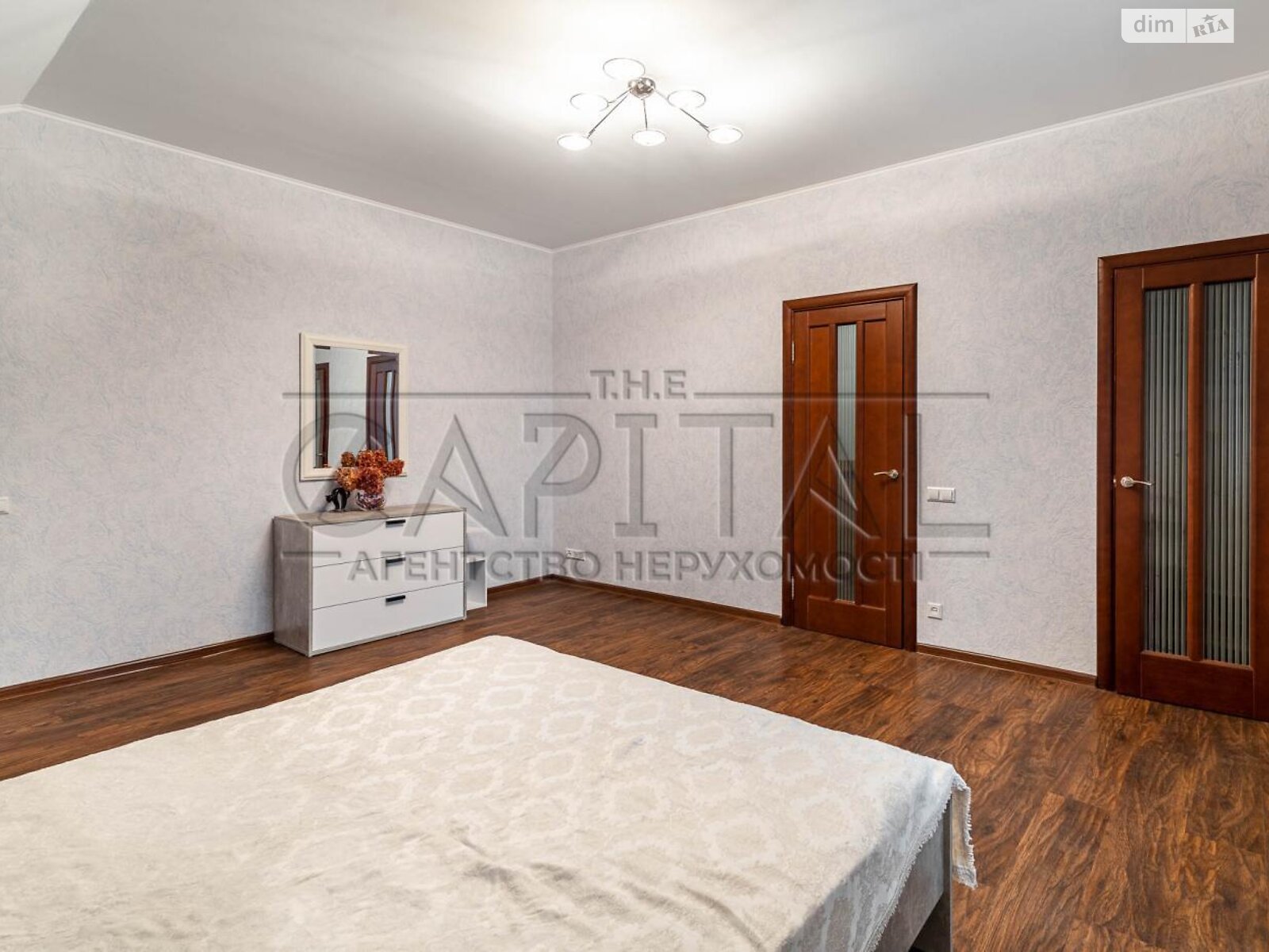 двухэтажный дом с верандой, 303.8 кв. м, кирпич. Продажа в Старых Петровцах фото 1 двухэтажный дом с верандой, 303.8 кв. м, кирпич. Продажа в Старых Петровцах фото 1