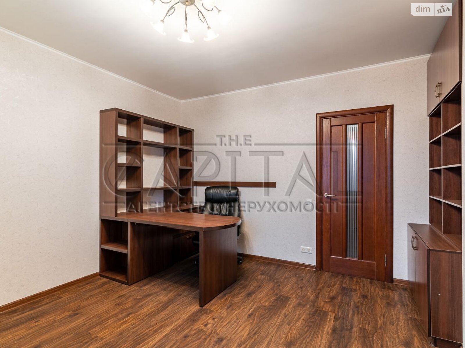 двухэтажный дом с верандой, 303.8 кв. м, кирпич. Продажа в Старых Петровцах фото 1 двухэтажный дом с верандой, 303.8 кв. м, кирпич. Продажа в Старых Петровцах фото 1