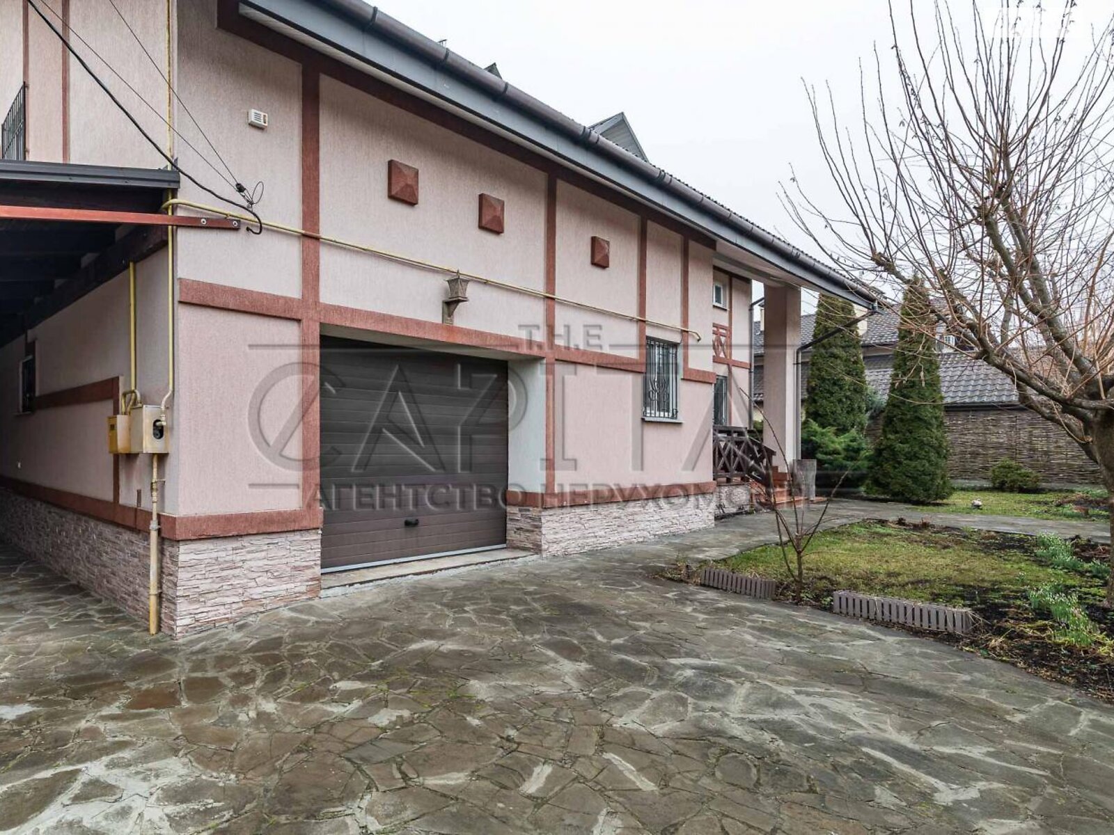 двухэтажный дом с верандой, 303.8 кв. м, кирпич. Продажа в Старых Петровцах фото 1 двухэтажный дом с верандой, 303.8 кв. м, кирпич. Продажа в Старых Петровцах фото 1