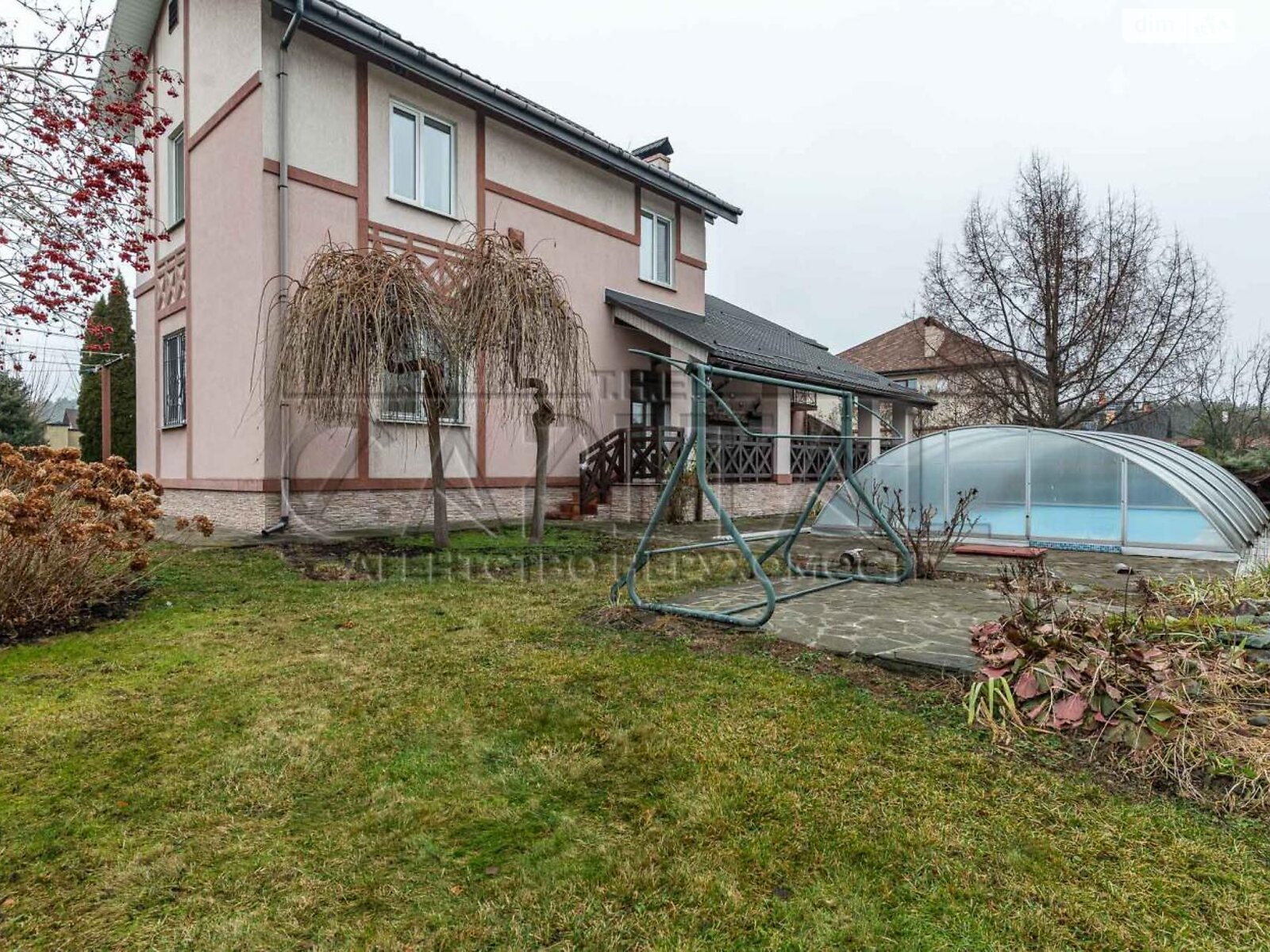 двухэтажный дом с верандой, 303.8 кв. м, кирпич. Продажа в Старых Петровцах фото 1 двухэтажный дом с верандой, 303.8 кв. м, кирпич. Продажа в Старых Петровцах фото 1
