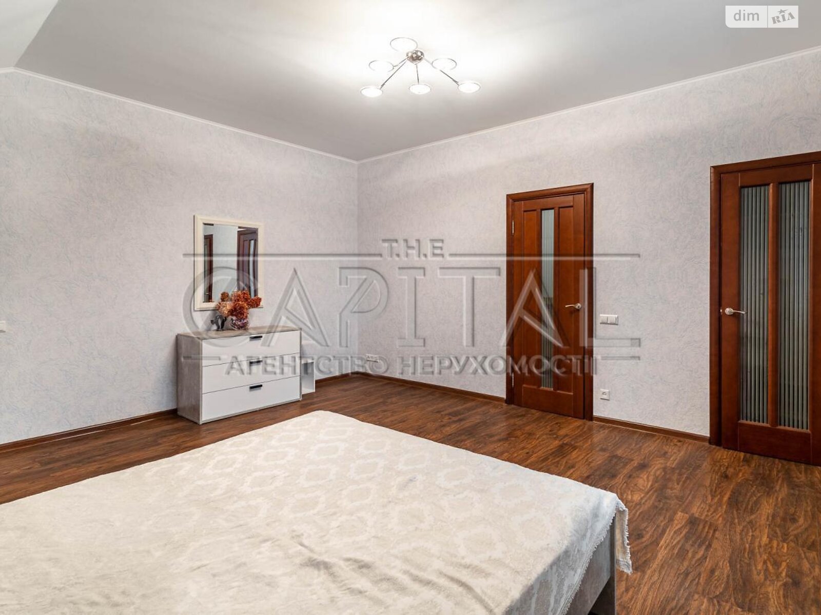 двухэтажный дом беседка, 303.8 кв. м, кирпич. Продажа в Старых Петровцах фото 1