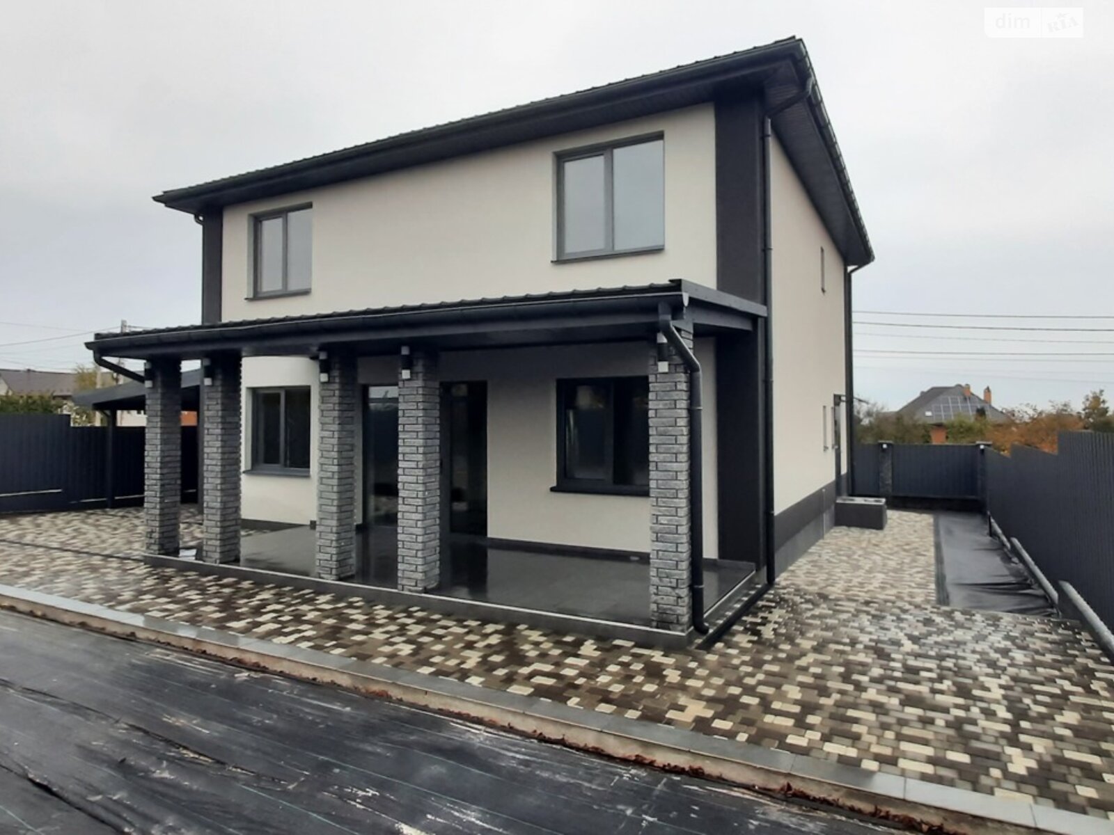 двухэтажный дом, 170 кв. м, пеноблок. Продажа в Старых Петровцах фото 1