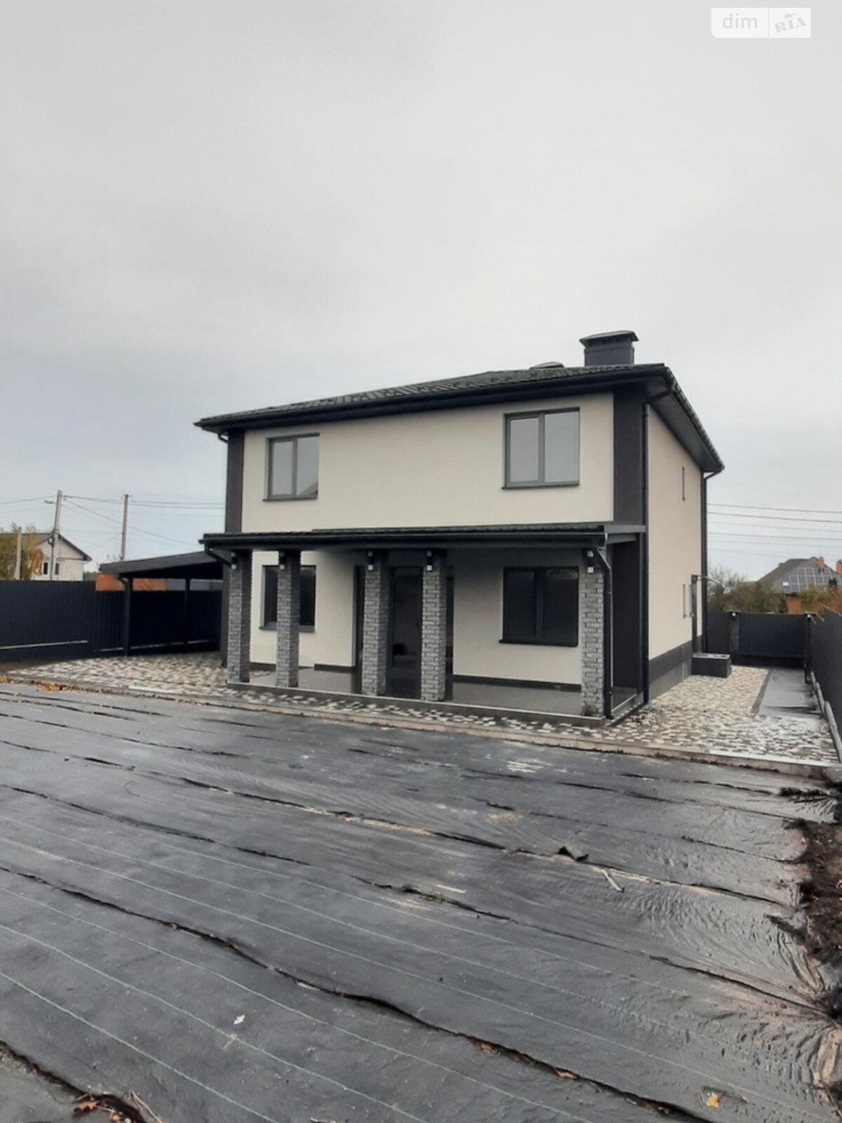 двухэтажный дом, 170 кв. м, пеноблок. Продажа в Старых Петровцах фото 1