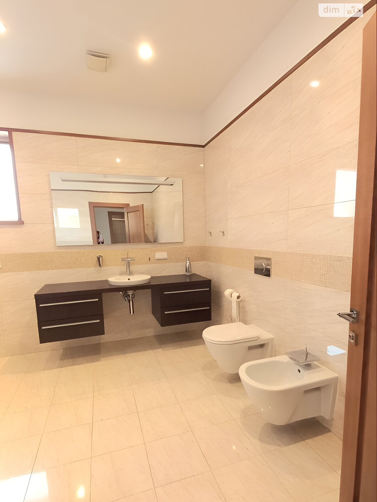 двоповерховий будинок з балконом, 300 кв. м, цегла. Продаж у Старих Петрівцях фото 1 двоповерховий будинок з балконом, 300 кв. м, цегла. Продаж у Старих Петрівцях фото 1