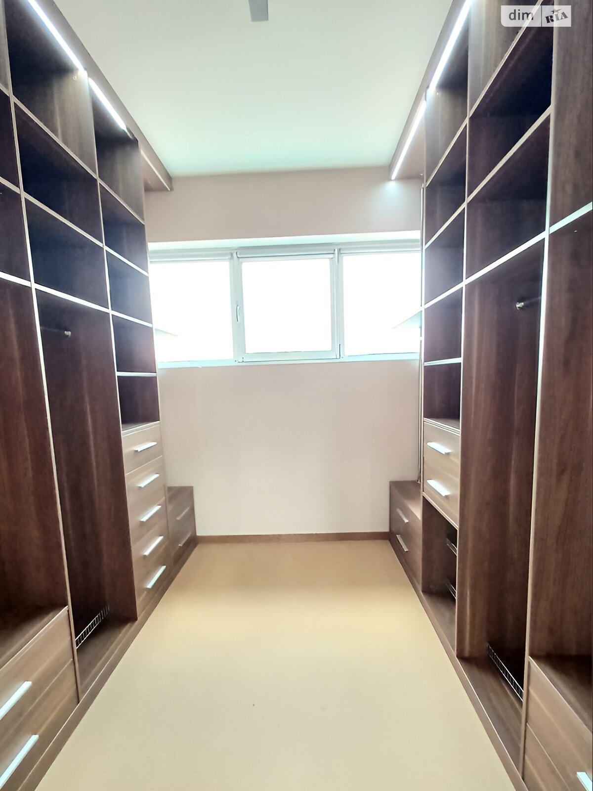 двоповерховий будинок з балконом, 300 кв. м, цегла. Продаж у Старих Петрівцях фото 1 двоповерховий будинок з балконом, 300 кв. м, цегла. Продаж у Старих Петрівцях фото 1