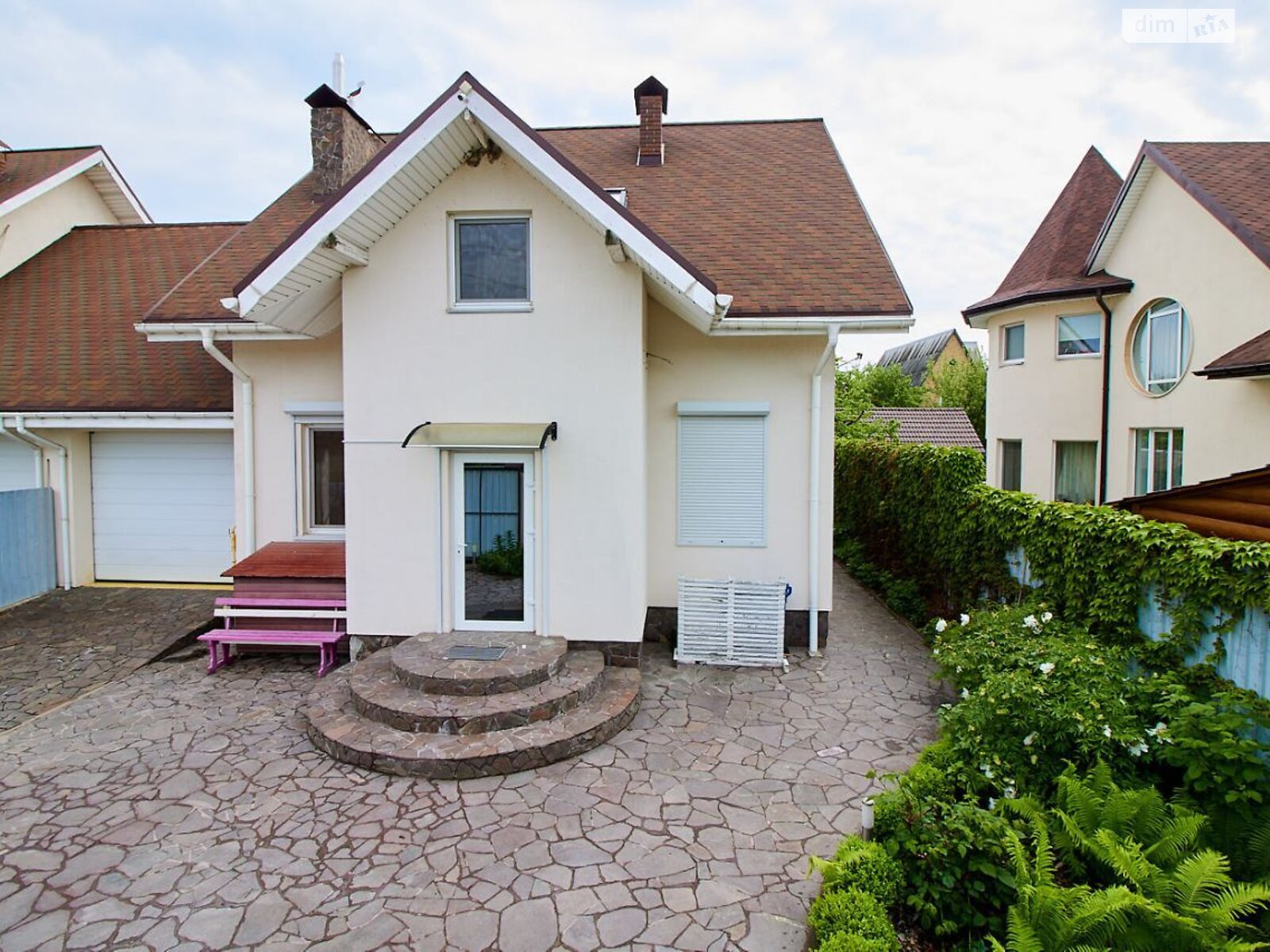 двухэтажный дом с гаражом, 163 кв. м, кирпич. Продажа в Старых Петровцах фото 1 двухэтажный дом с гаражом, 163 кв. м, кирпич. Продажа в Старых Петровцах фото 1