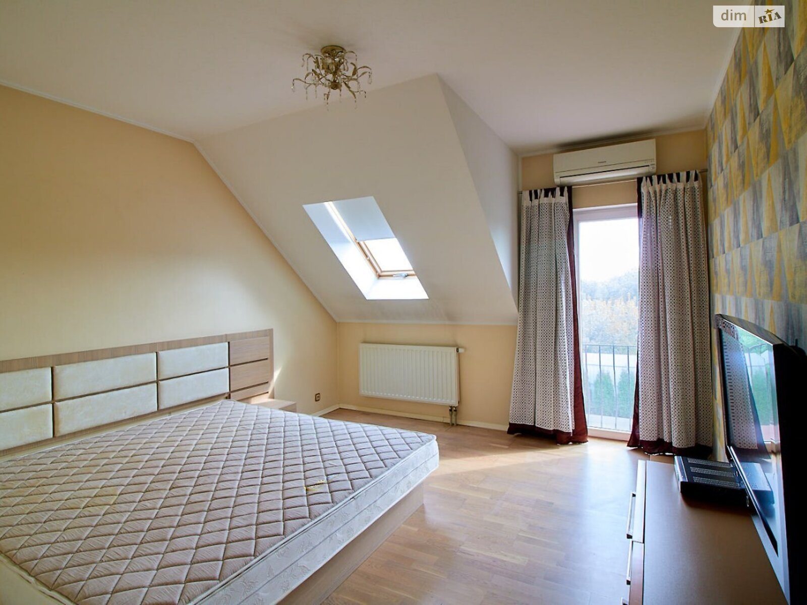 двухэтажный дом с гаражом, 163 кв. м, кирпич. Продажа в Старых Петровцах фото 1 двухэтажный дом с гаражом, 163 кв. м, кирпич. Продажа в Старых Петровцах фото 1