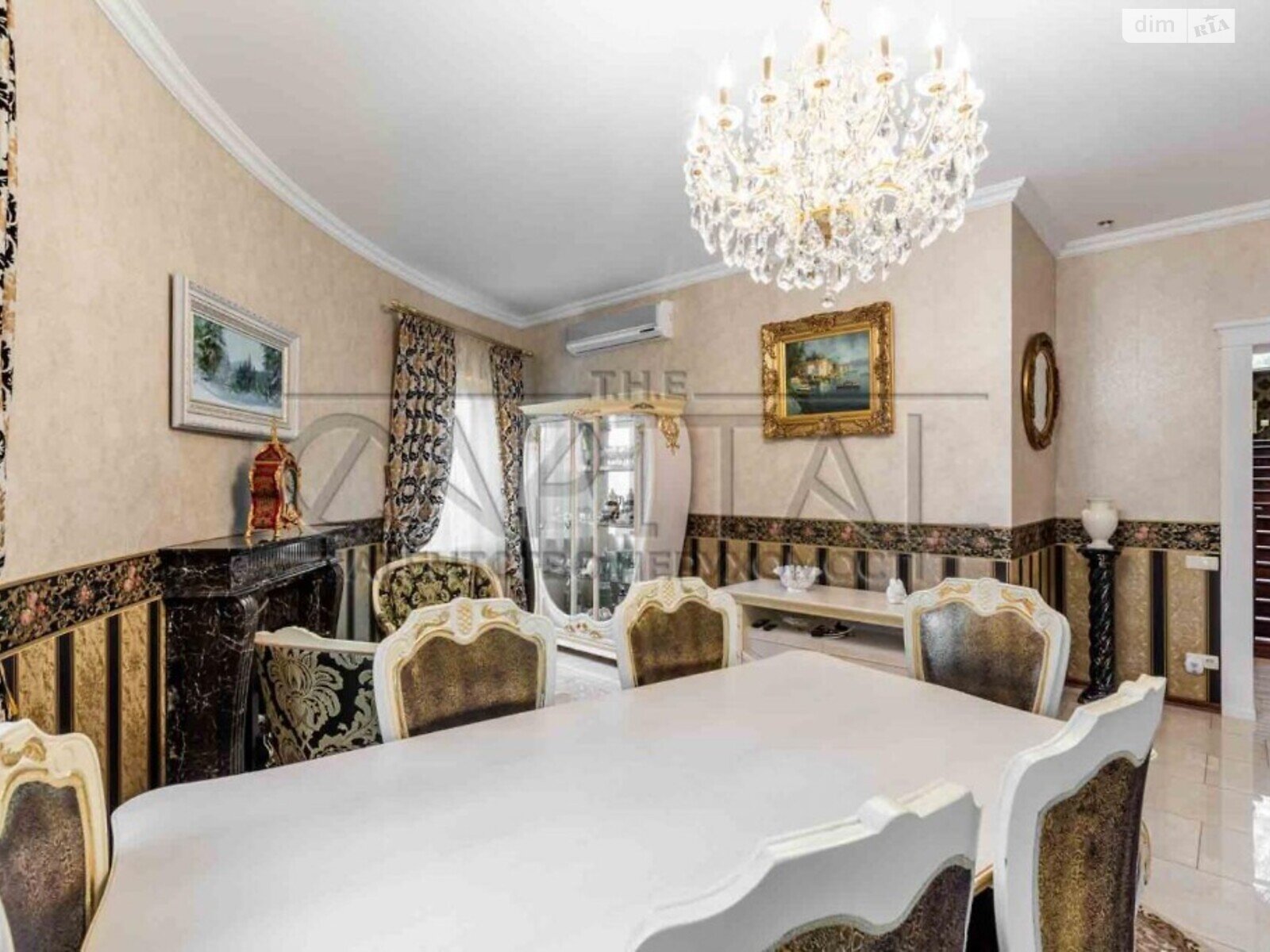 двухэтажный дом с балконом, 225 кв. м, кирпич. Продажа в Старых Петровцах фото 1