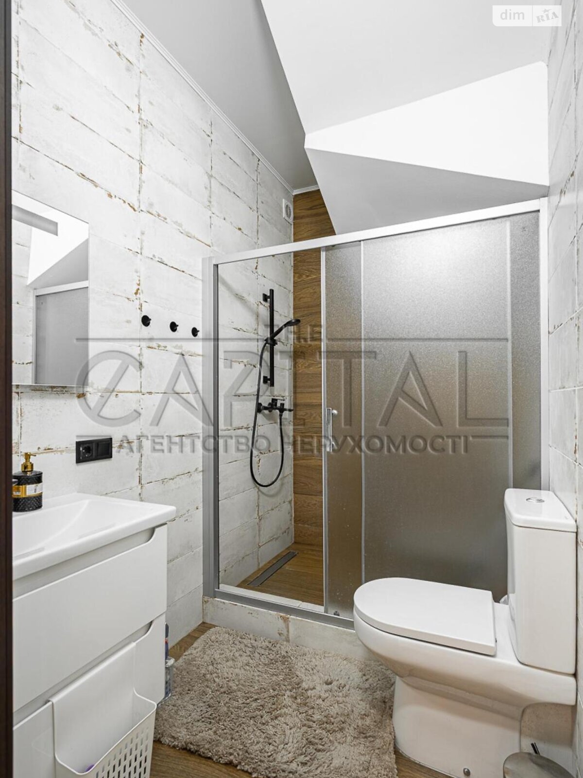 двухэтажный дом с ремонтом, 152 кв. м, кирпич. Продажа в Старых Петровцах фото 1 двухэтажный дом с ремонтом, 152 кв. м, кирпич. Продажа в Старых Петровцах фото 1