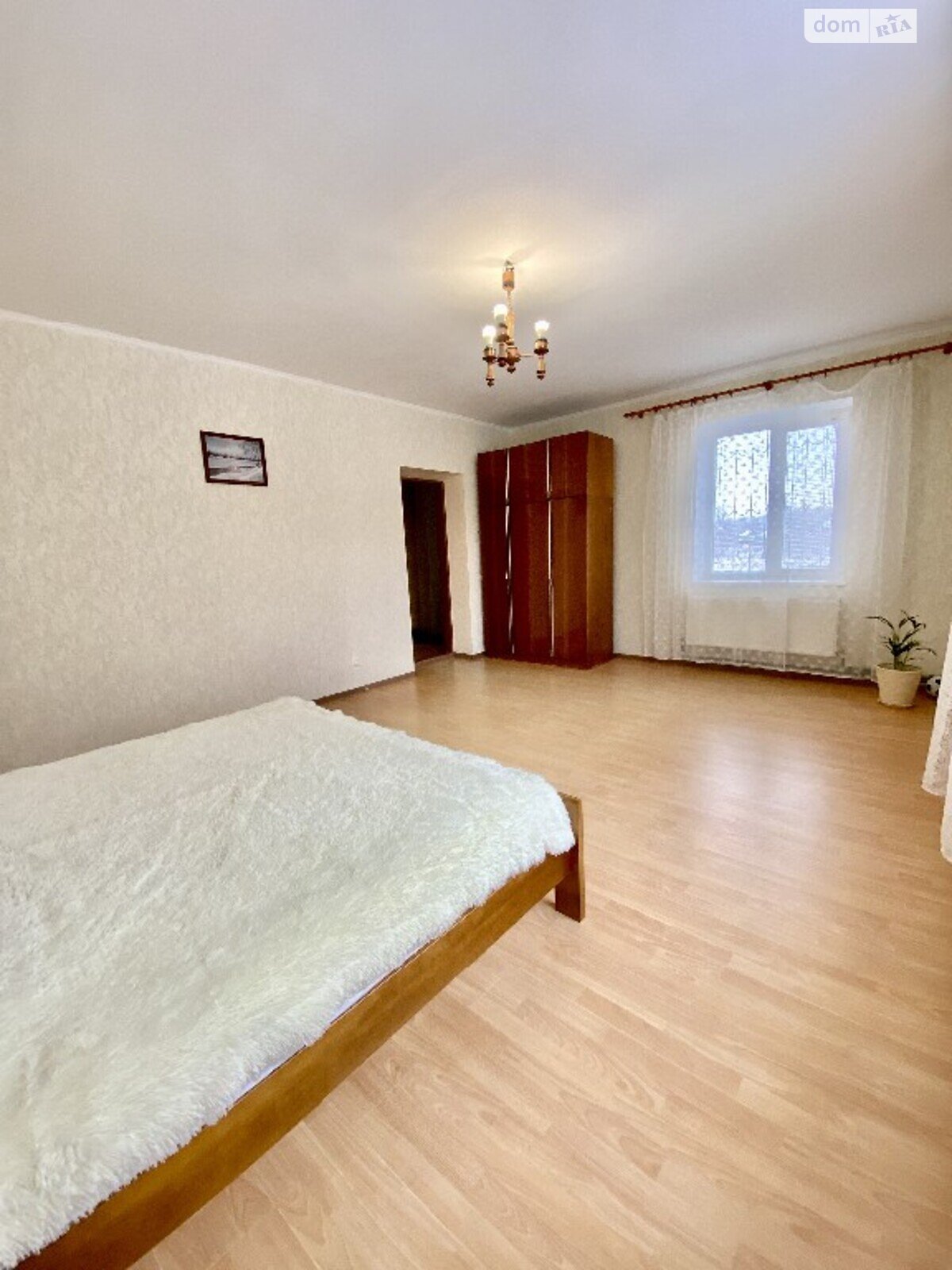 двухэтажный дом с балконом, 245 кв. м, кирпич. Продажа в Старом Белоусе фото 1