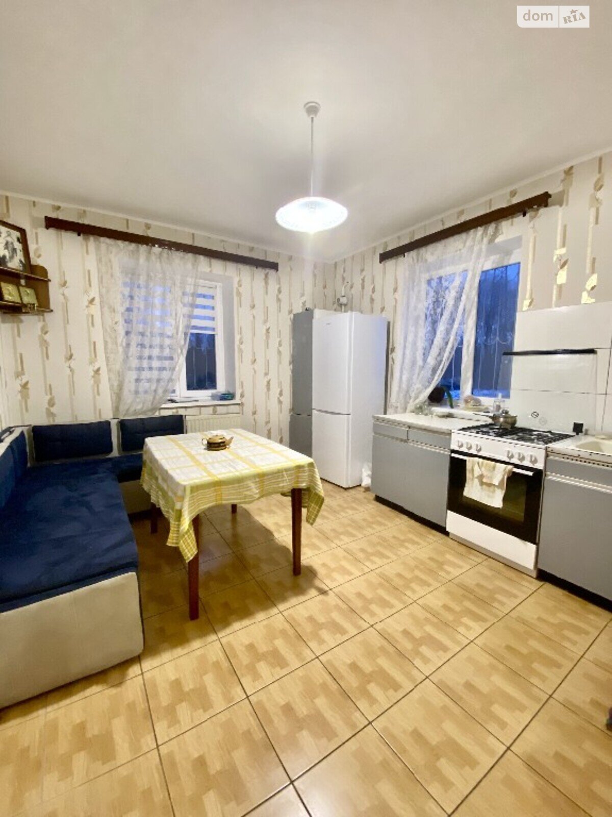 двухэтажный дом с балконом, 245 кв. м, кирпич. Продажа в Старом Белоусе фото 1