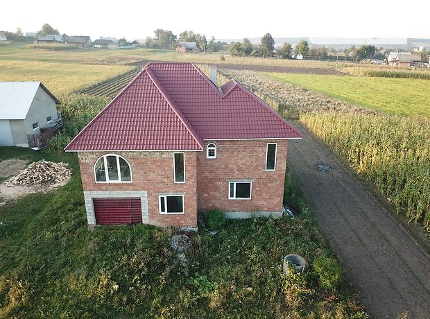 двухэтажный дом с садом, 300 кв. м, кирпич. Продажа в Нижних Петровцах (Черновицкая обл.) фото 1 двухэтажный дом с садом, 300 кв. м, кирпич. Продажа в Нижних Петровцах (Черновицкая обл.) фото 1