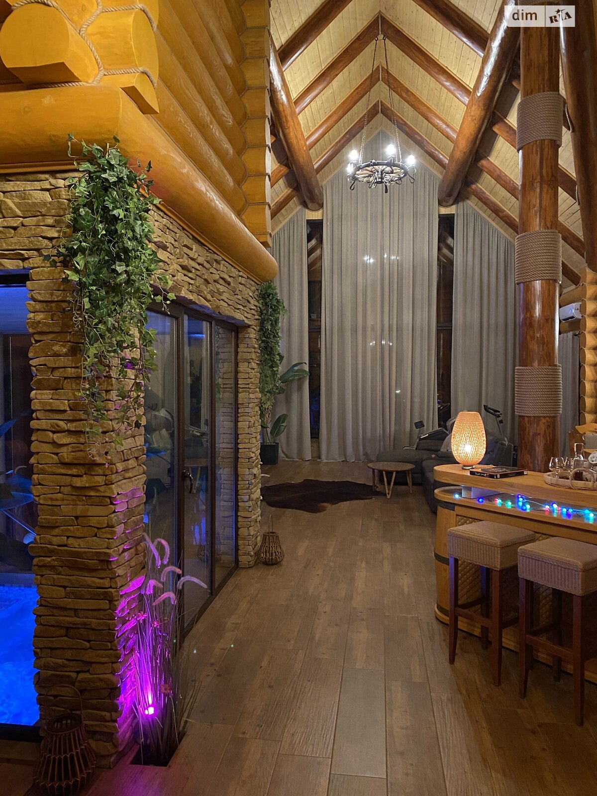 двухэтажный дом с отоплением, 400 кв. м, брус. Продажа в Сторожинце район Сторожинец фото 1 двухэтажный дом с отоплением, 400 кв. м, брус. Продажа в Сторожинце район Сторожинец фото 1