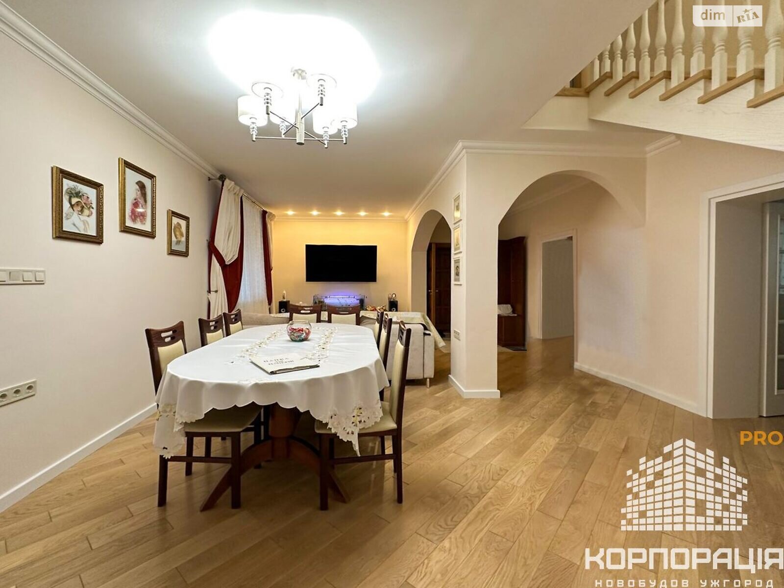 двоповерховий будинок з гаражем, 250 кв. м, цегла. Продаж у Сторожниці фото 1