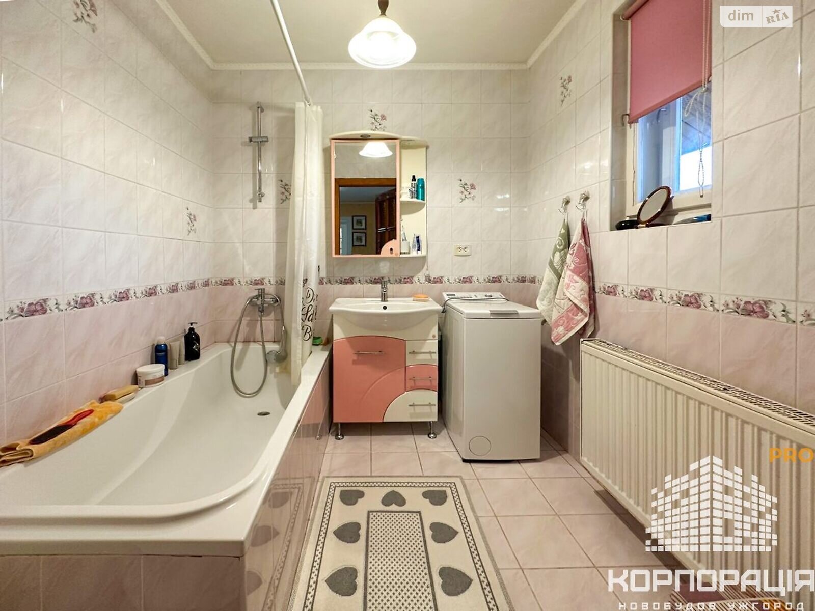 двухэтажный дом с гаражом, 250 кв. м, кирпич. Продажа в Сторожнице фото 1