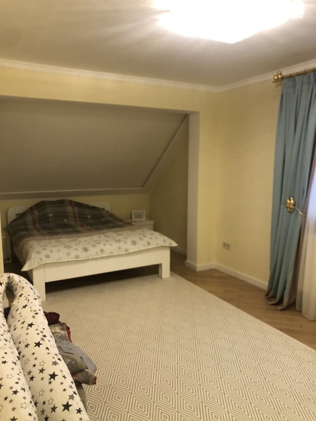 одноэтажный дом с балконом, 140.9 кв. м, кирпич. Продажа в Сторожнице фото 1 одноэтажный дом с балконом, 140.9 кв. м, кирпич. Продажа в Сторожнице фото 1