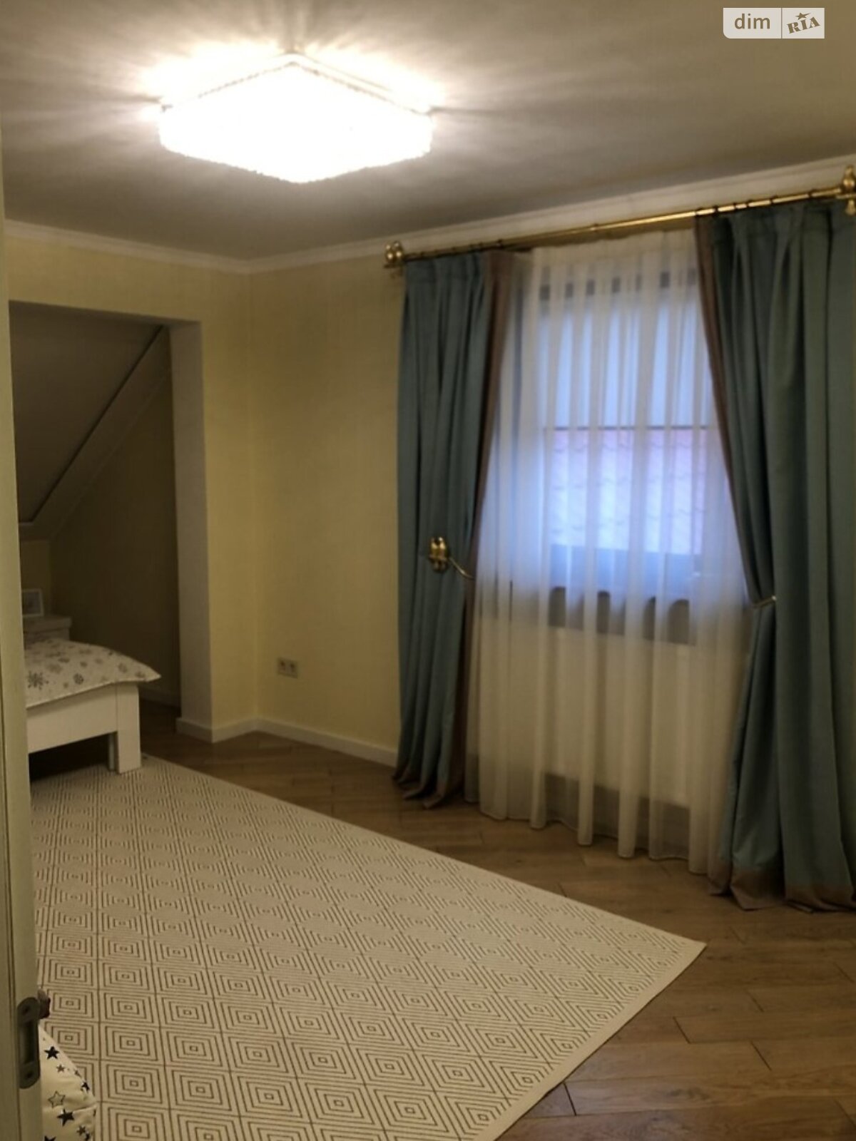 одноэтажный дом с балконом, 140.9 кв. м, кирпич. Продажа в Сторожнице фото 1 одноэтажный дом с балконом, 140.9 кв. м, кирпич. Продажа в Сторожнице фото 1