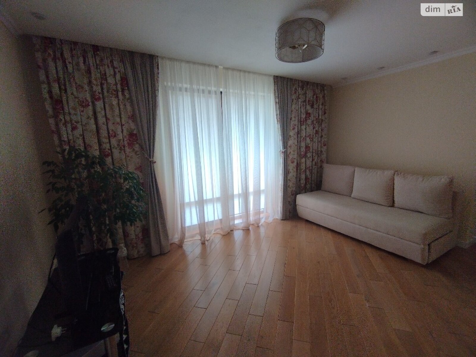 двухэтажный дом, 250 кв. м, кирпич. Продажа в Сторожнице фото 1 двухэтажный дом, 250 кв. м, кирпич. Продажа в Сторожнице фото 1