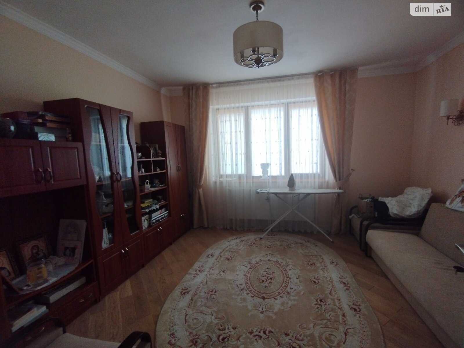 двухэтажный дом, 250 кв. м, кирпич. Продажа в Сторожнице фото 1 двухэтажный дом, 250 кв. м, кирпич. Продажа в Сторожнице фото 1