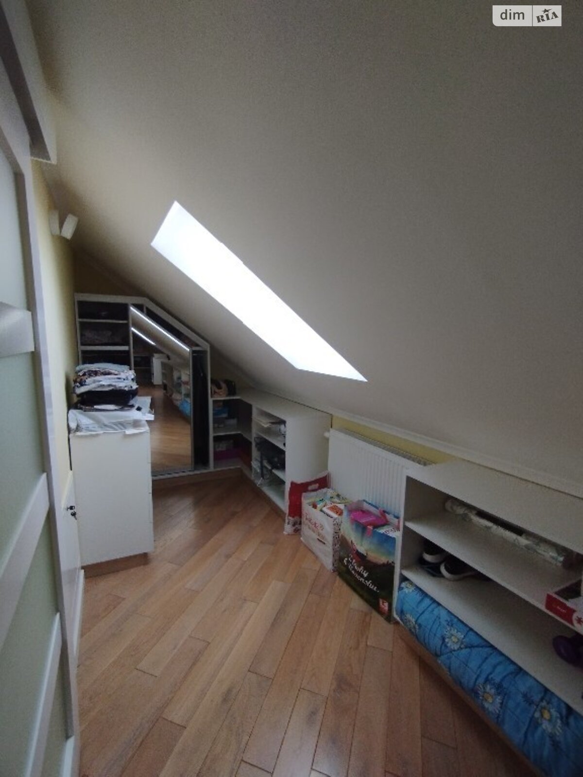 двухэтажный дом, 250 кв. м, кирпич. Продажа в Сторожнице фото 1 двухэтажный дом, 250 кв. м, кирпич. Продажа в Сторожнице фото 1
