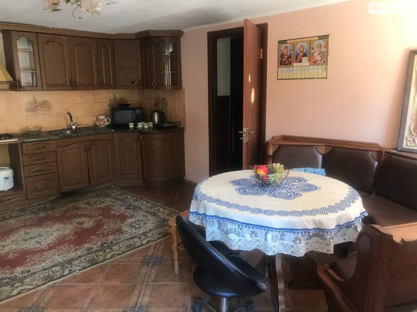 четырехэтажный дом с мебелью, 328 кв. м, кирпич. Продажа в Сторожнице фото 1 четырехэтажный дом с мебелью, 328 кв. м, кирпич. Продажа в Сторожнице фото 1