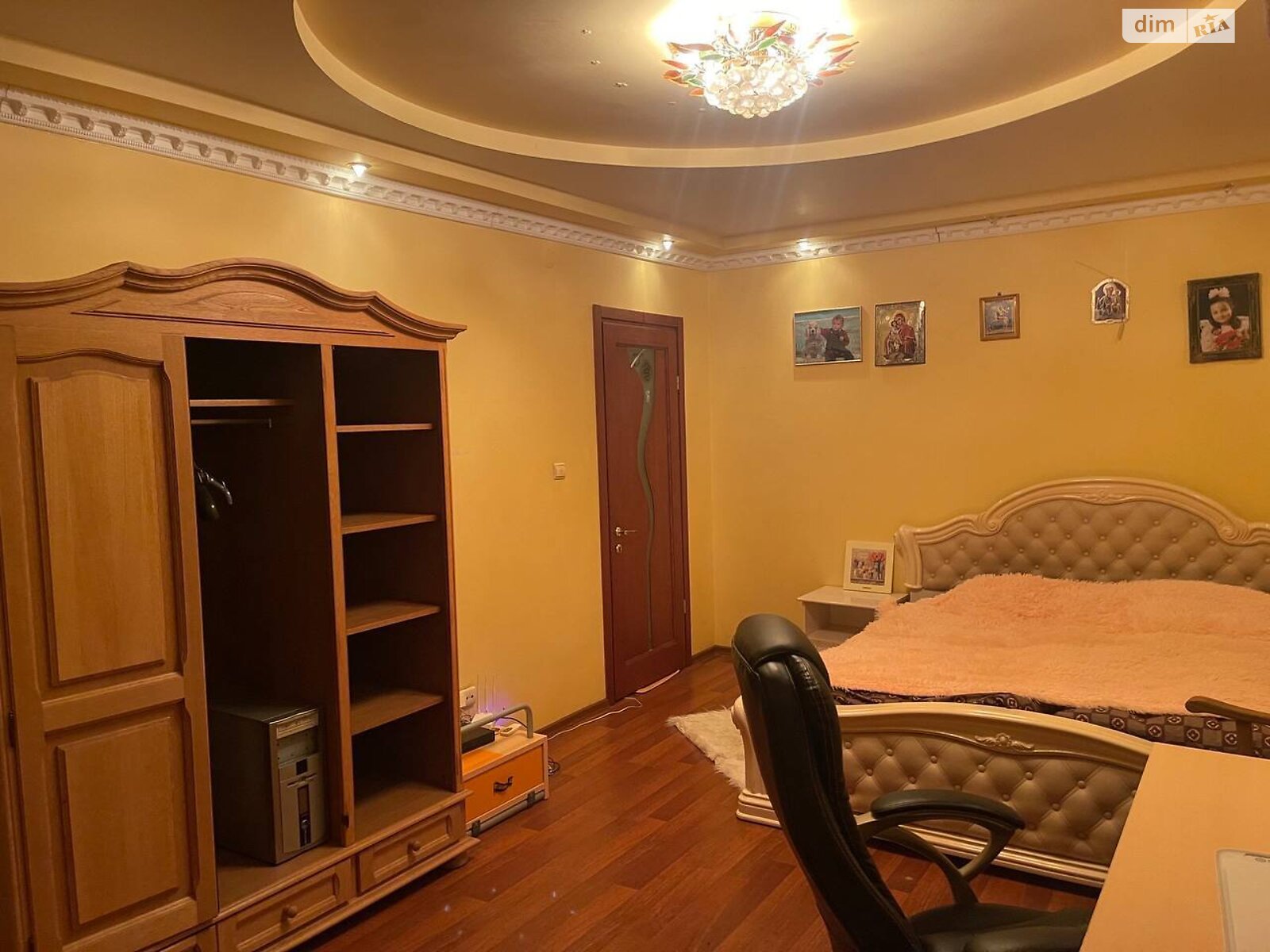 четырехэтажный дом с мебелью, 328 кв. м, кирпич. Продажа в Сторожнице фото 1 четырехэтажный дом с мебелью, 328 кв. м, кирпич. Продажа в Сторожнице фото 1