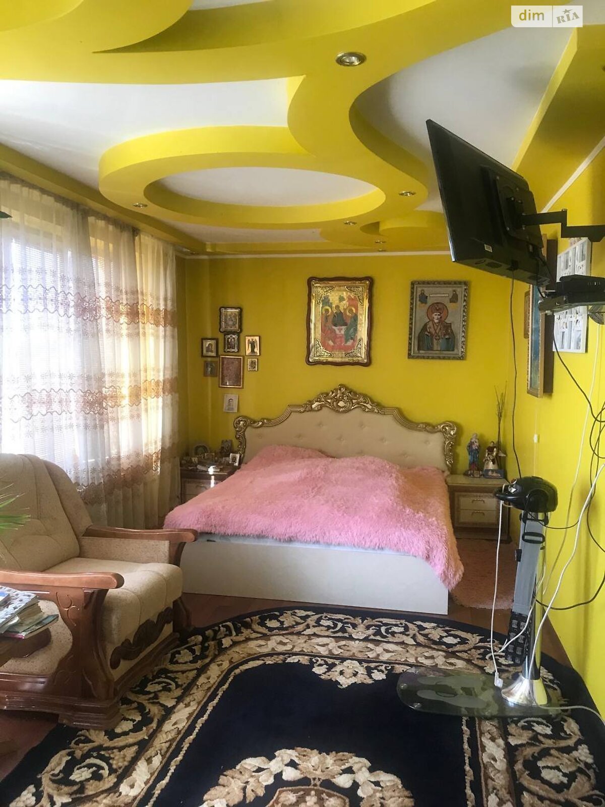 четырехэтажный дом с мебелью, 328 кв. м, кирпич. Продажа в Сторожнице фото 1 четырехэтажный дом с мебелью, 328 кв. м, кирпич. Продажа в Сторожнице фото 1
