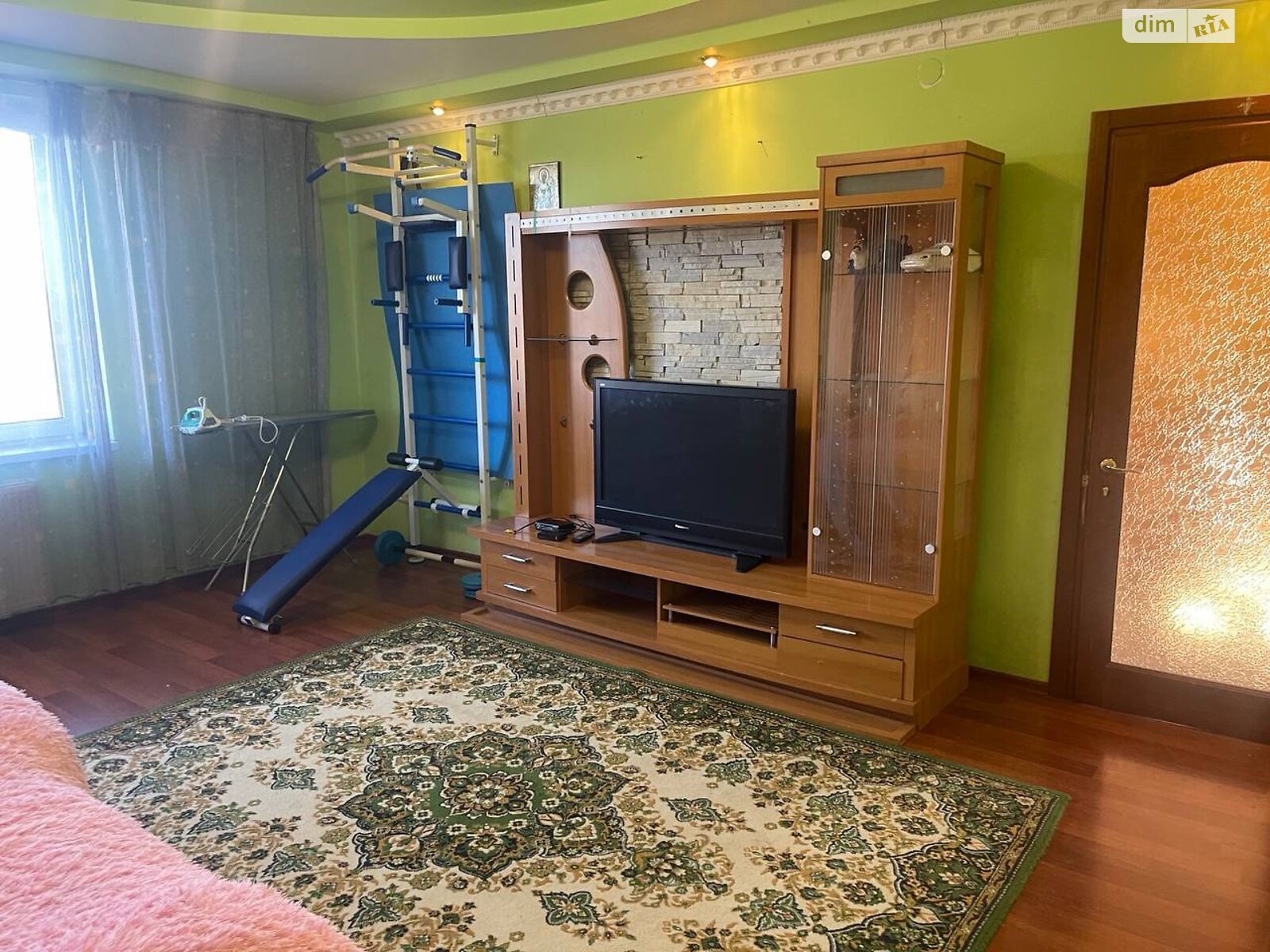 четырехэтажный дом с мебелью, 328 кв. м, кирпич. Продажа в Сторожнице фото 1 четырехэтажный дом с мебелью, 328 кв. м, кирпич. Продажа в Сторожнице фото 1