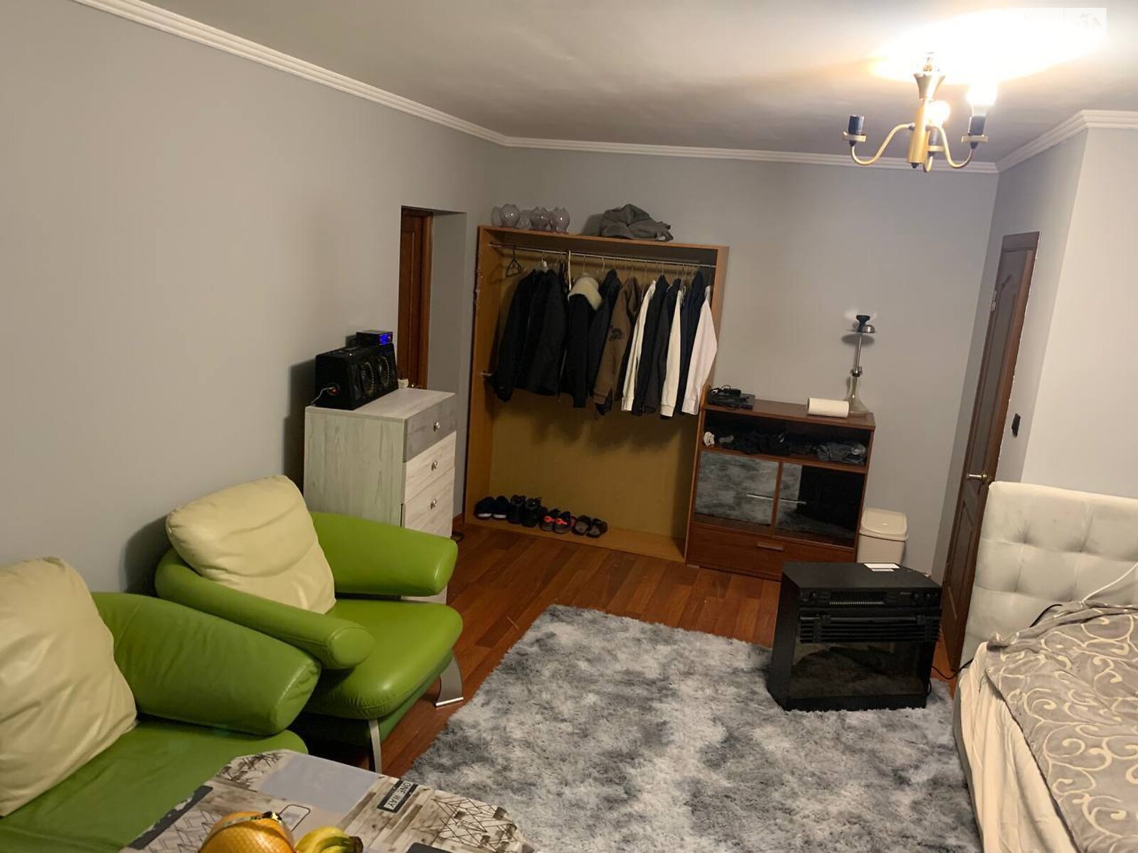 четырехэтажный дом с мебелью, 328 кв. м, кирпич. Продажа в Сторожнице фото 1 четырехэтажный дом с мебелью, 328 кв. м, кирпич. Продажа в Сторожнице фото 1